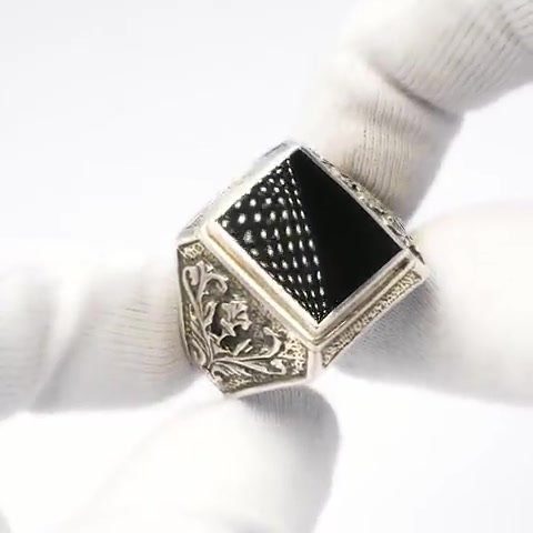 Серебряная печатка с обсидианом