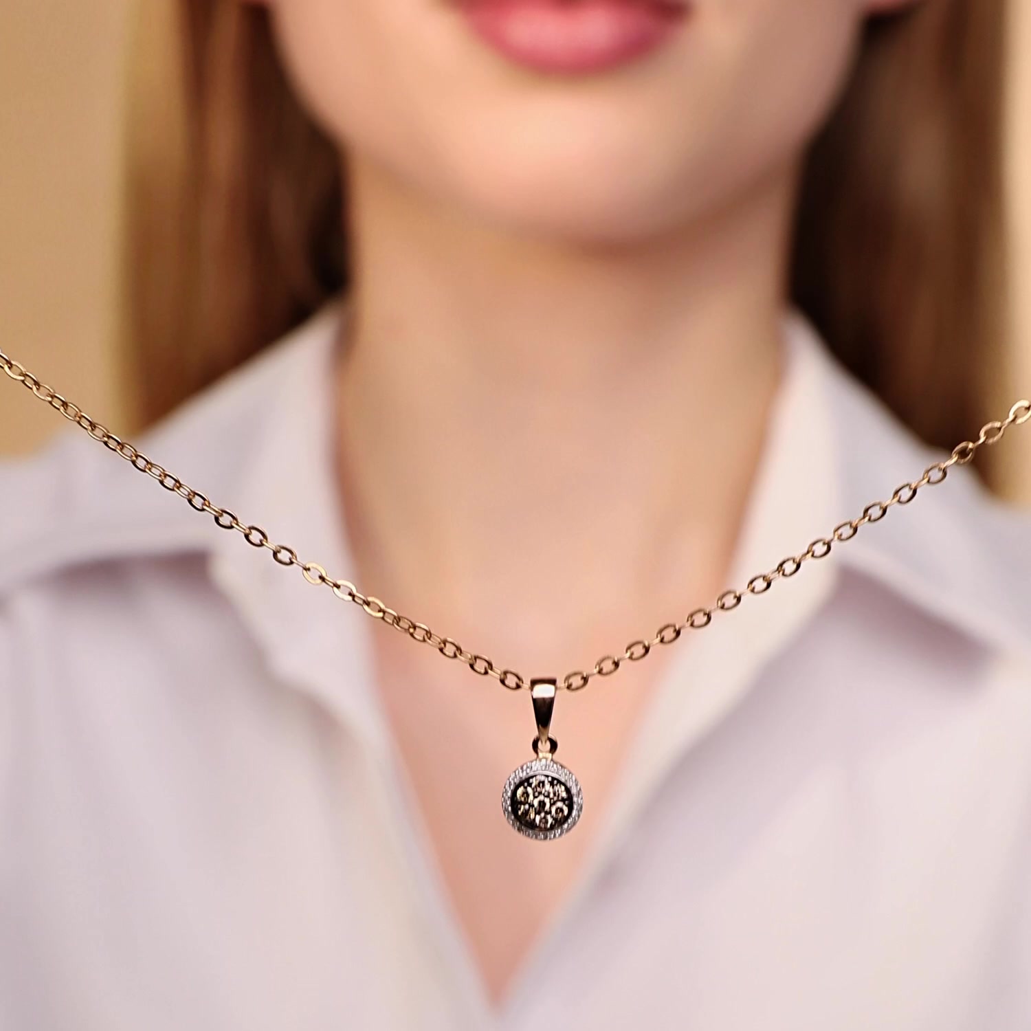 Золотая подвеска с бриллиантами