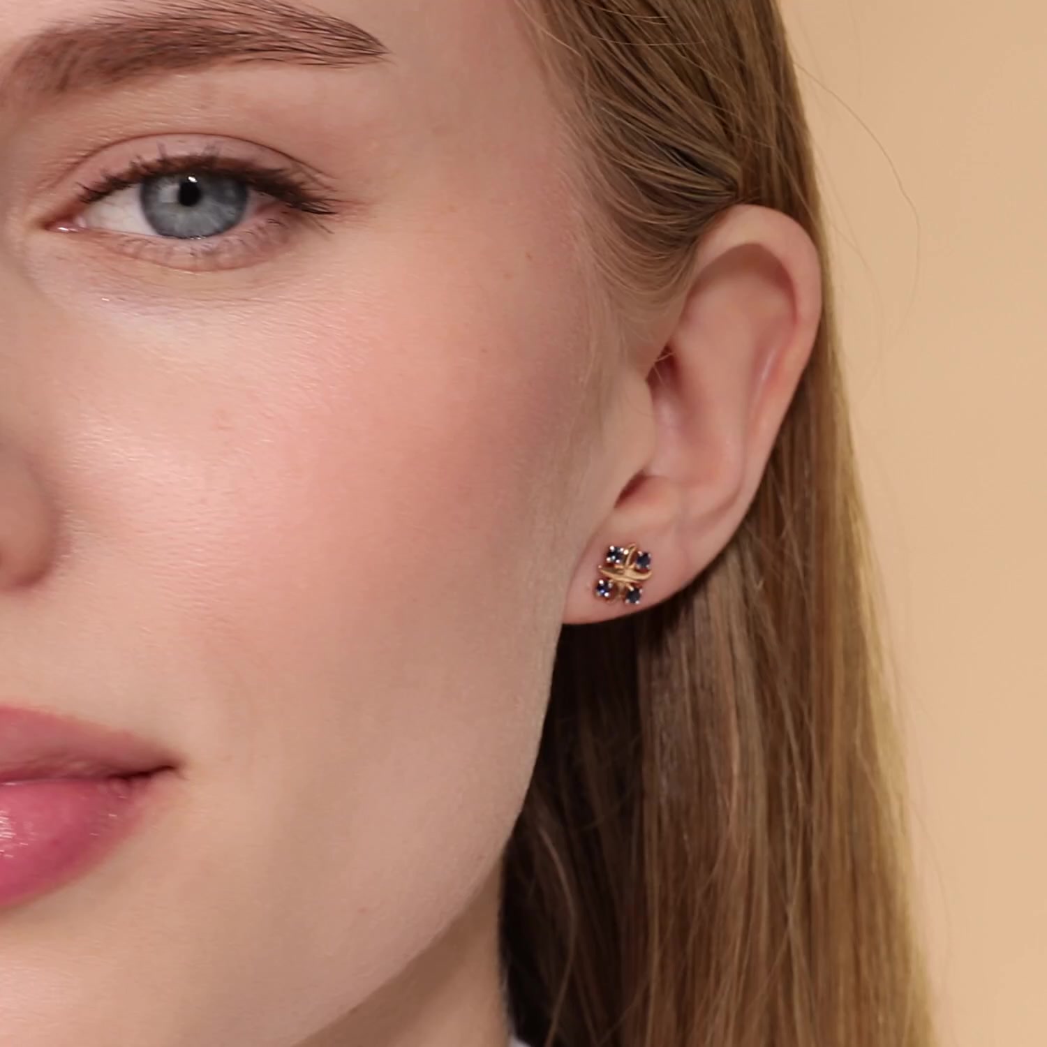 Золотые серьги с сапфирами