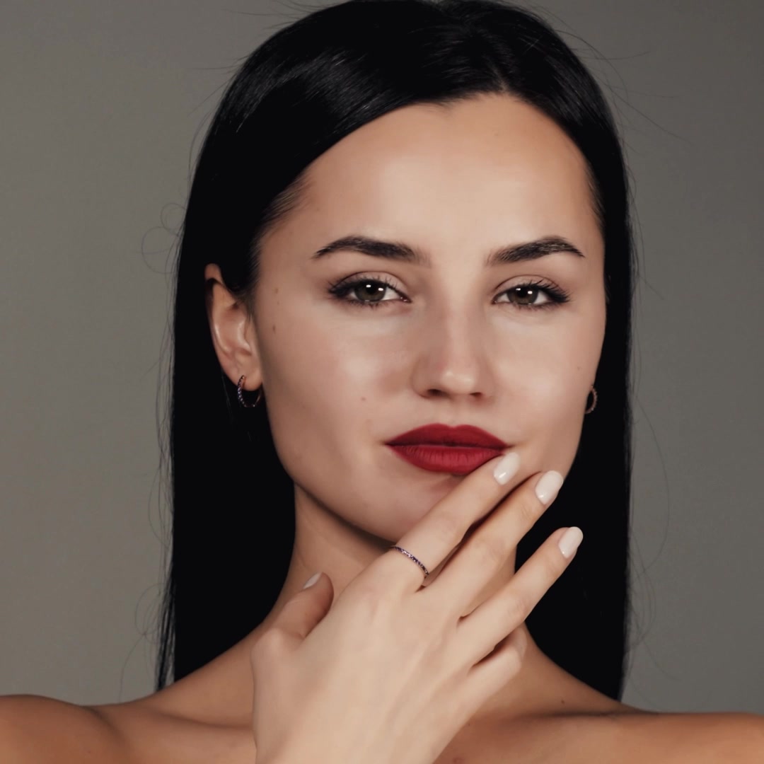 Золотое кольцо с сапфирами выращенными