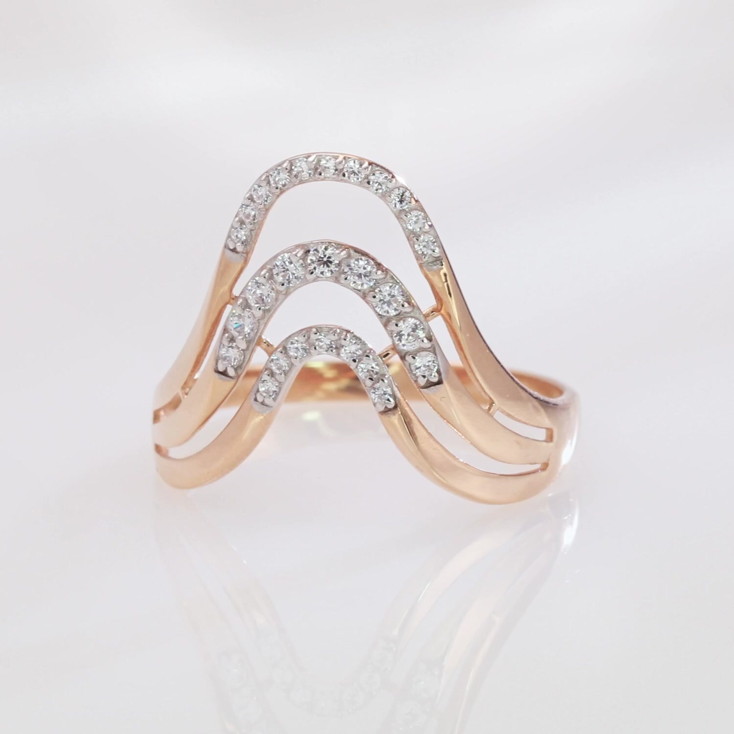 Золотое кольцо с фианитами