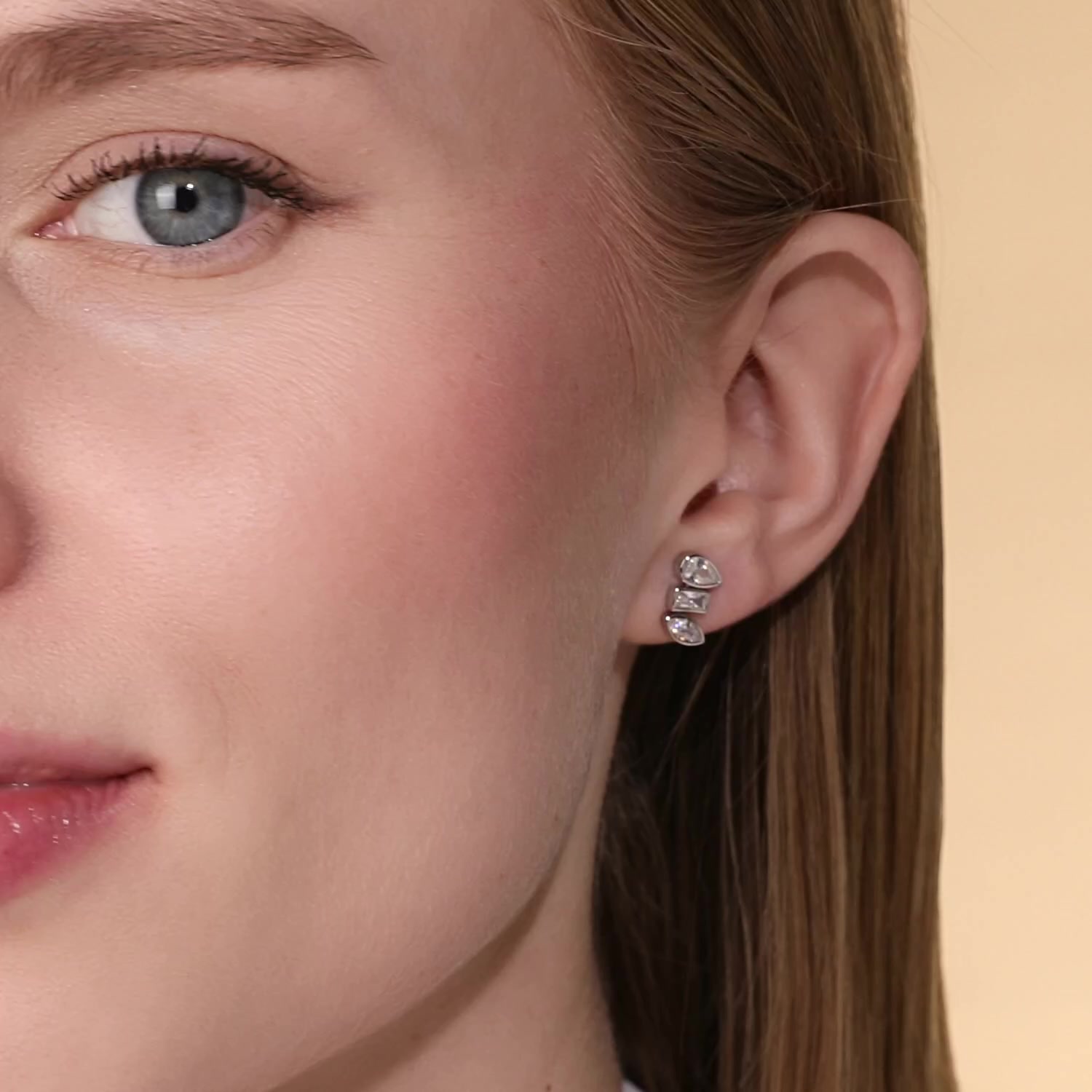 Серебряные серьги с фианитами