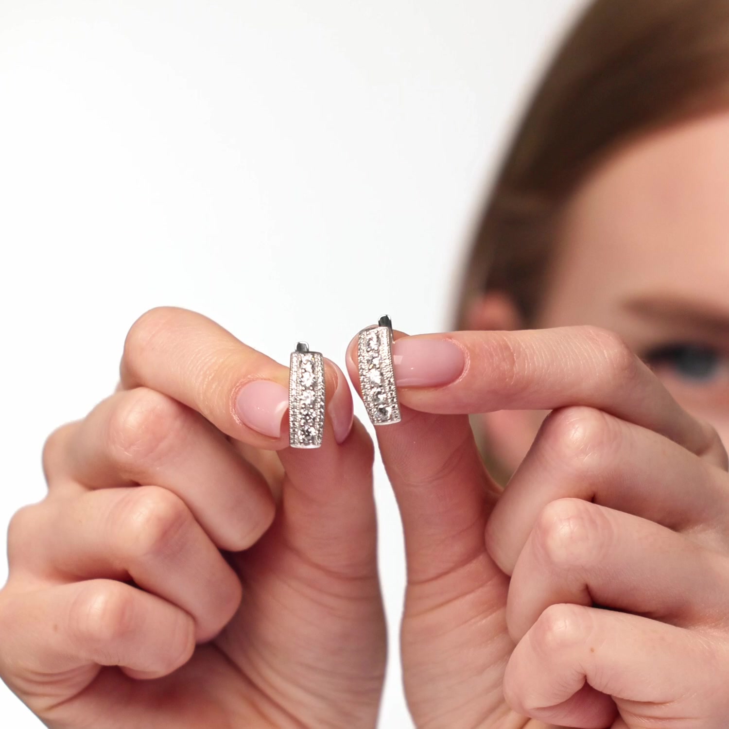 Серебряные серьги с фианитами