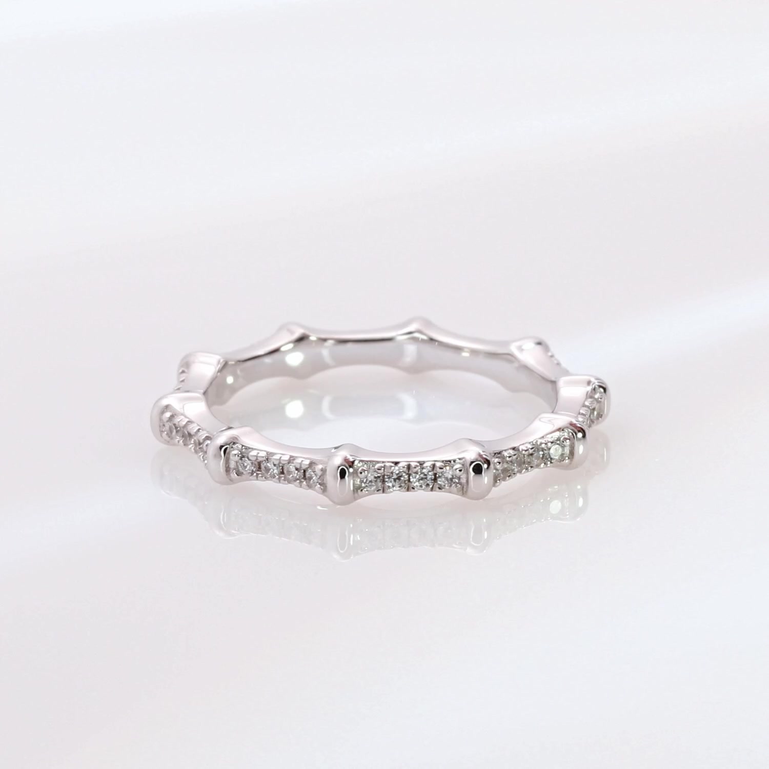 Серебряное кольцо с фианитами