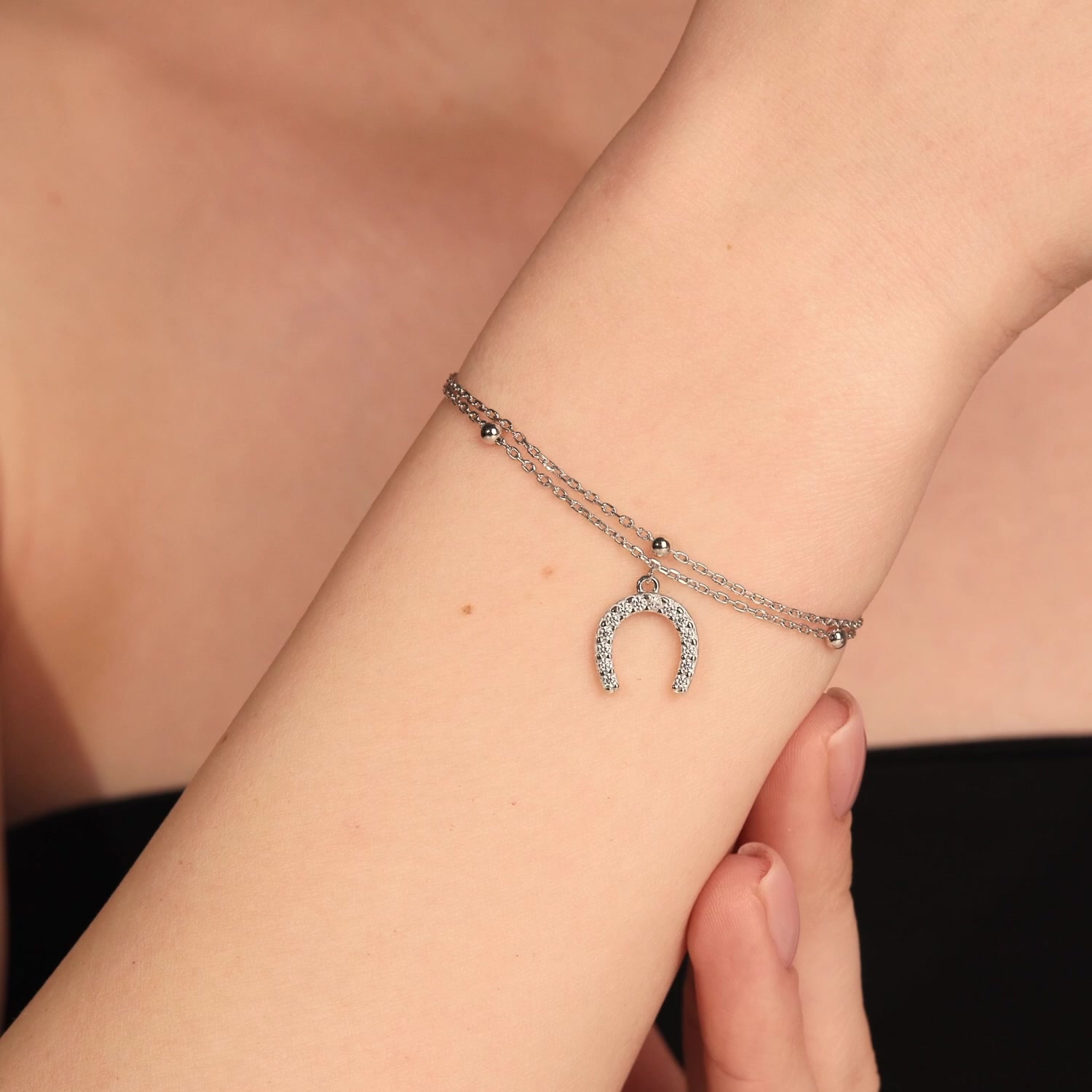 Серебряный браслет с фианитами