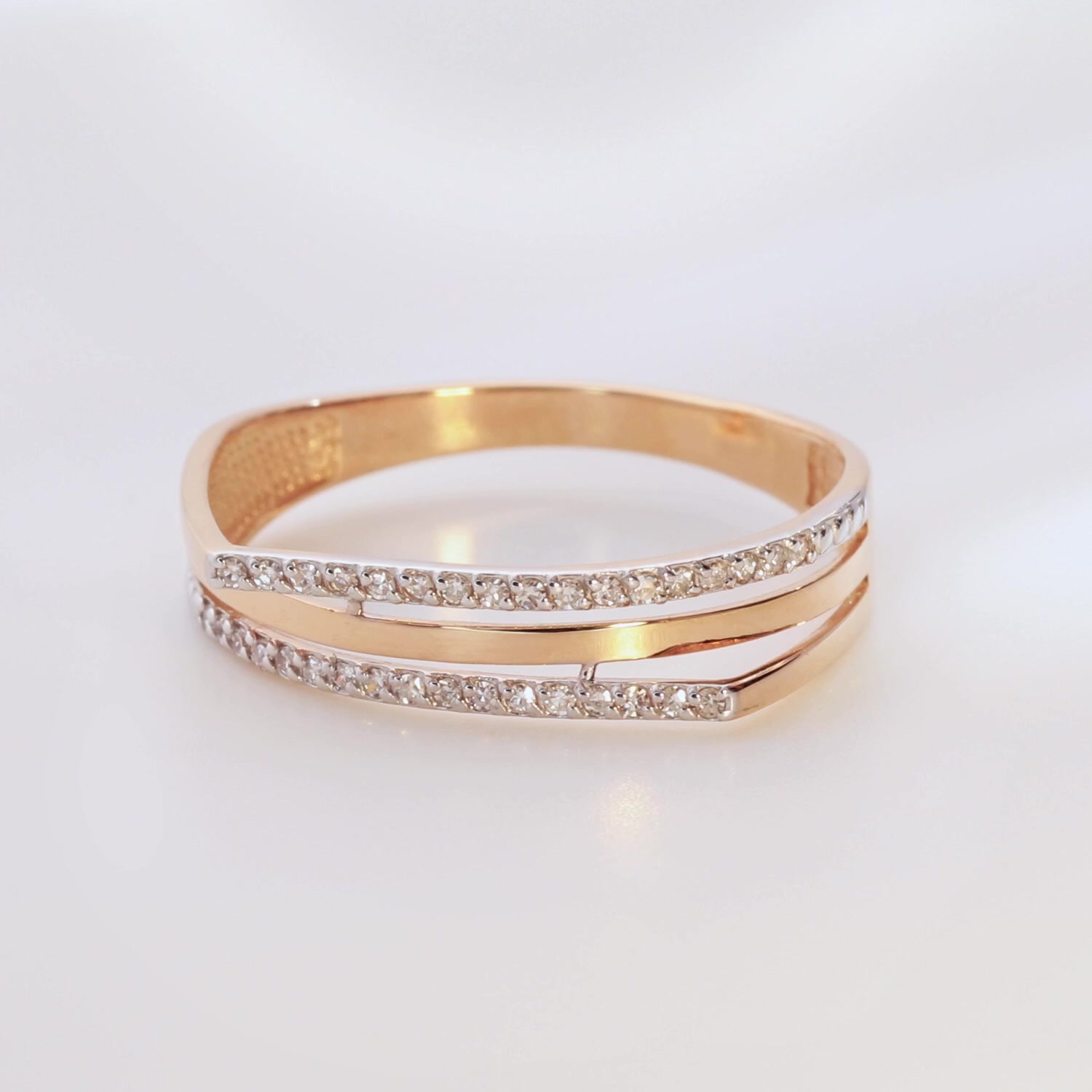 Золотое кольцо с бриллиантами