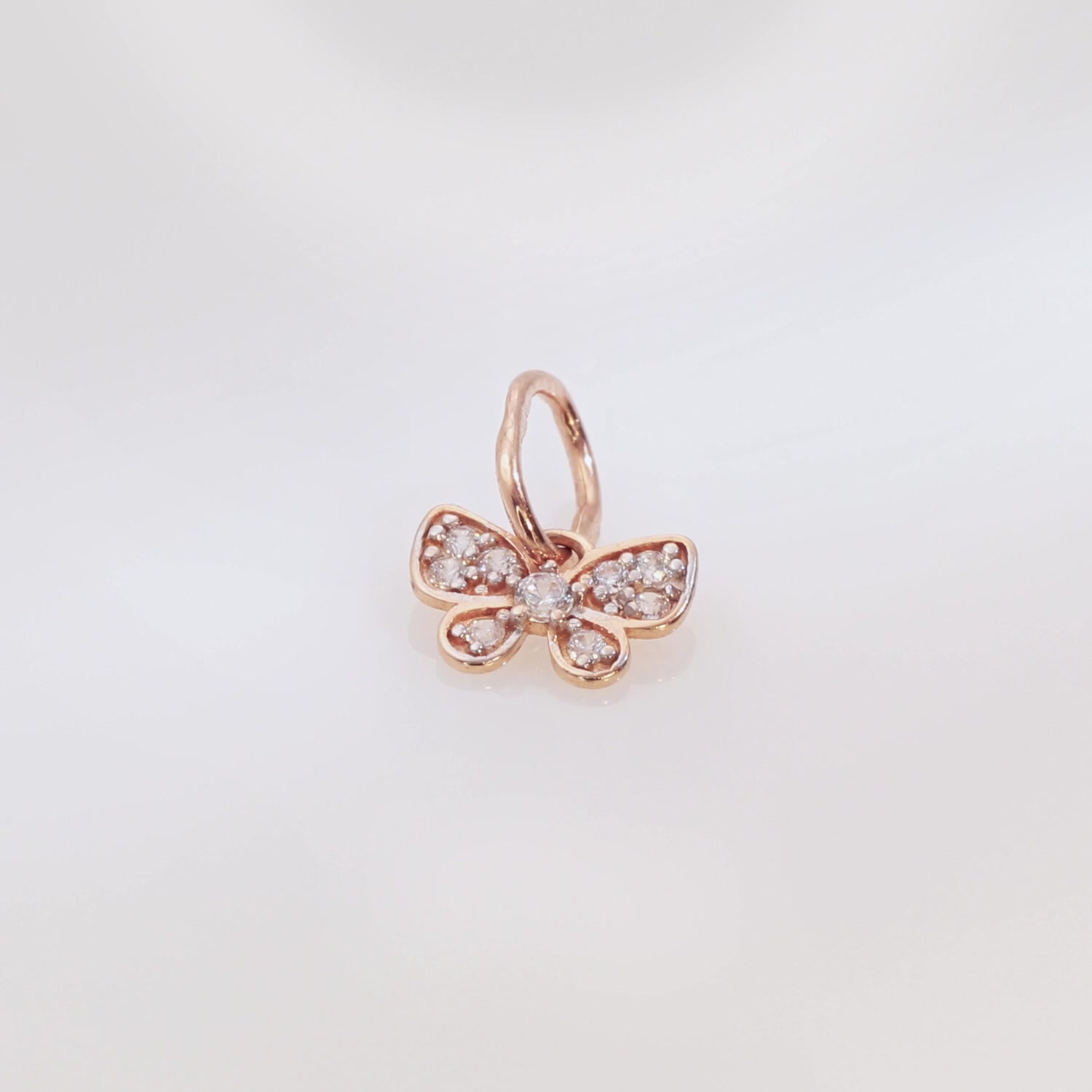 Золотая подвеска с фианитами