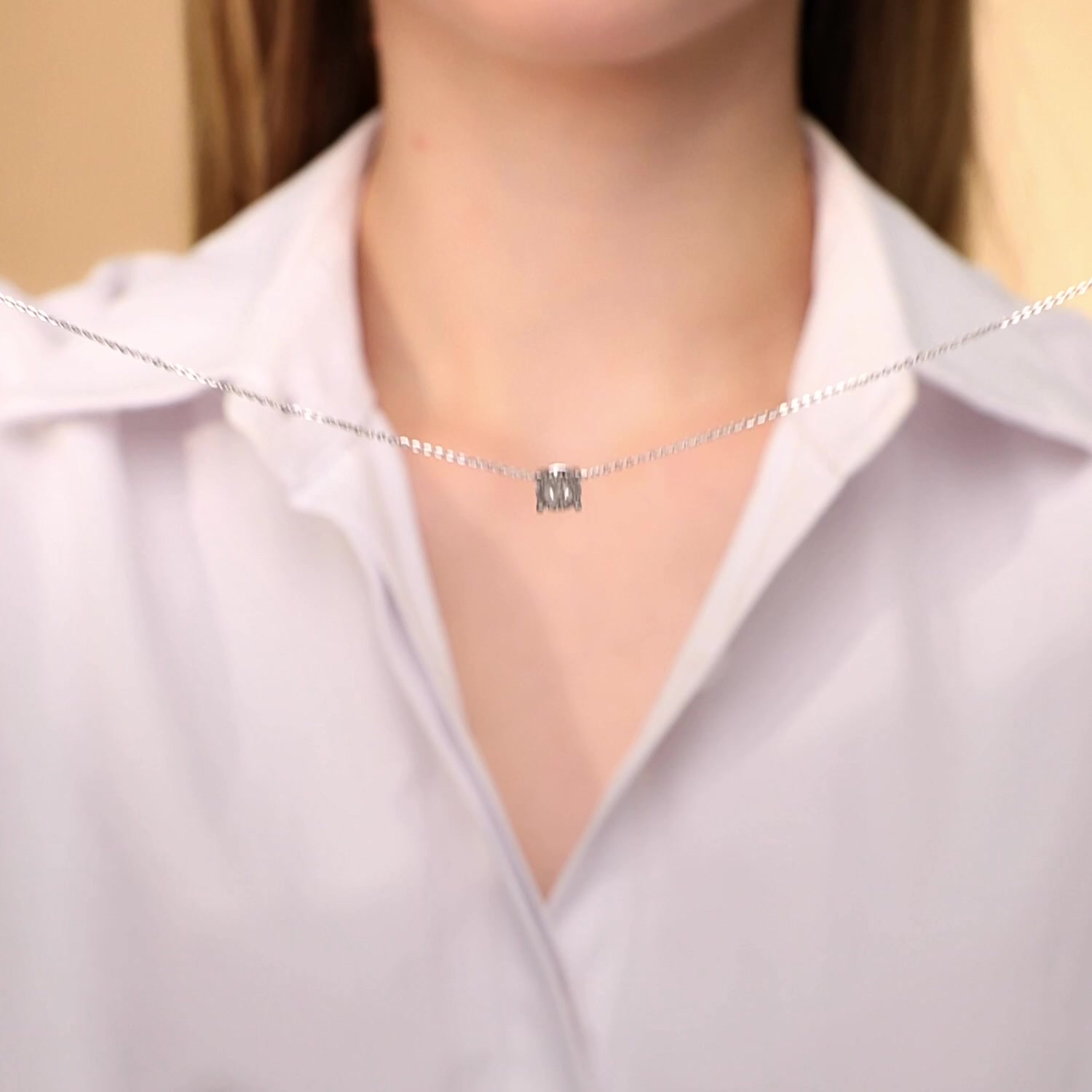 Золотое колье с бриллиантами