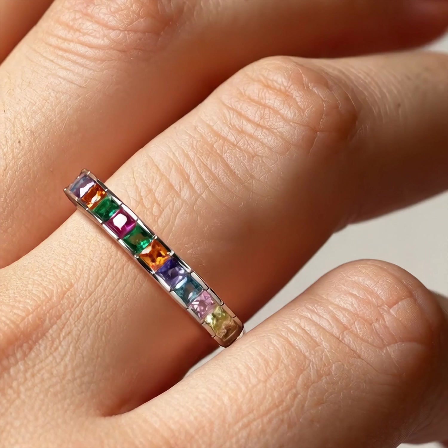 Серебряное кольцо со шпинелью и фианитами