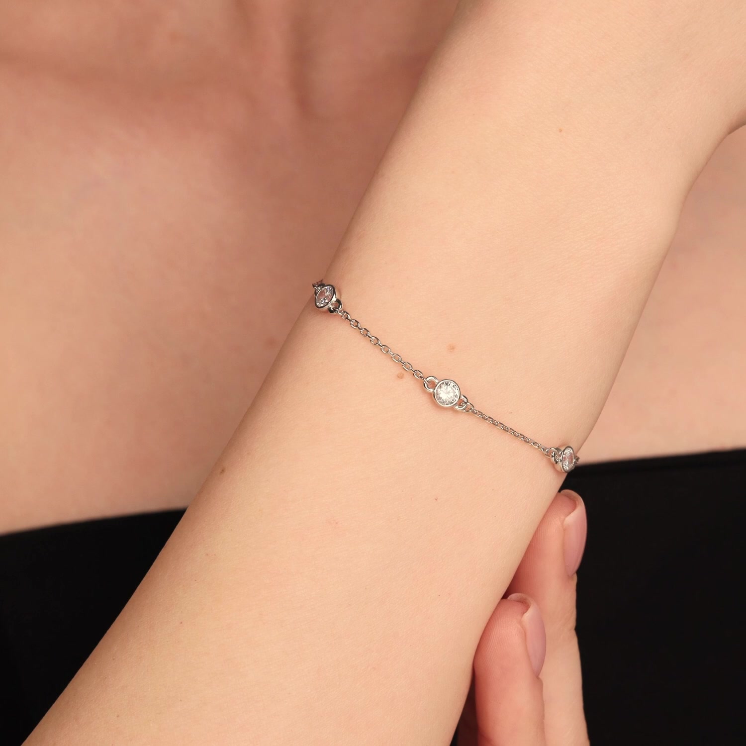 Серебряный браслет с фианитами