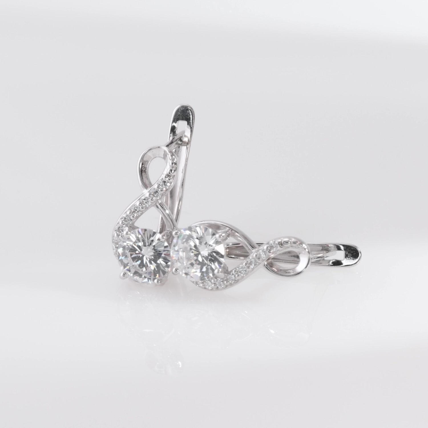 Серебряные серьги с фианитами