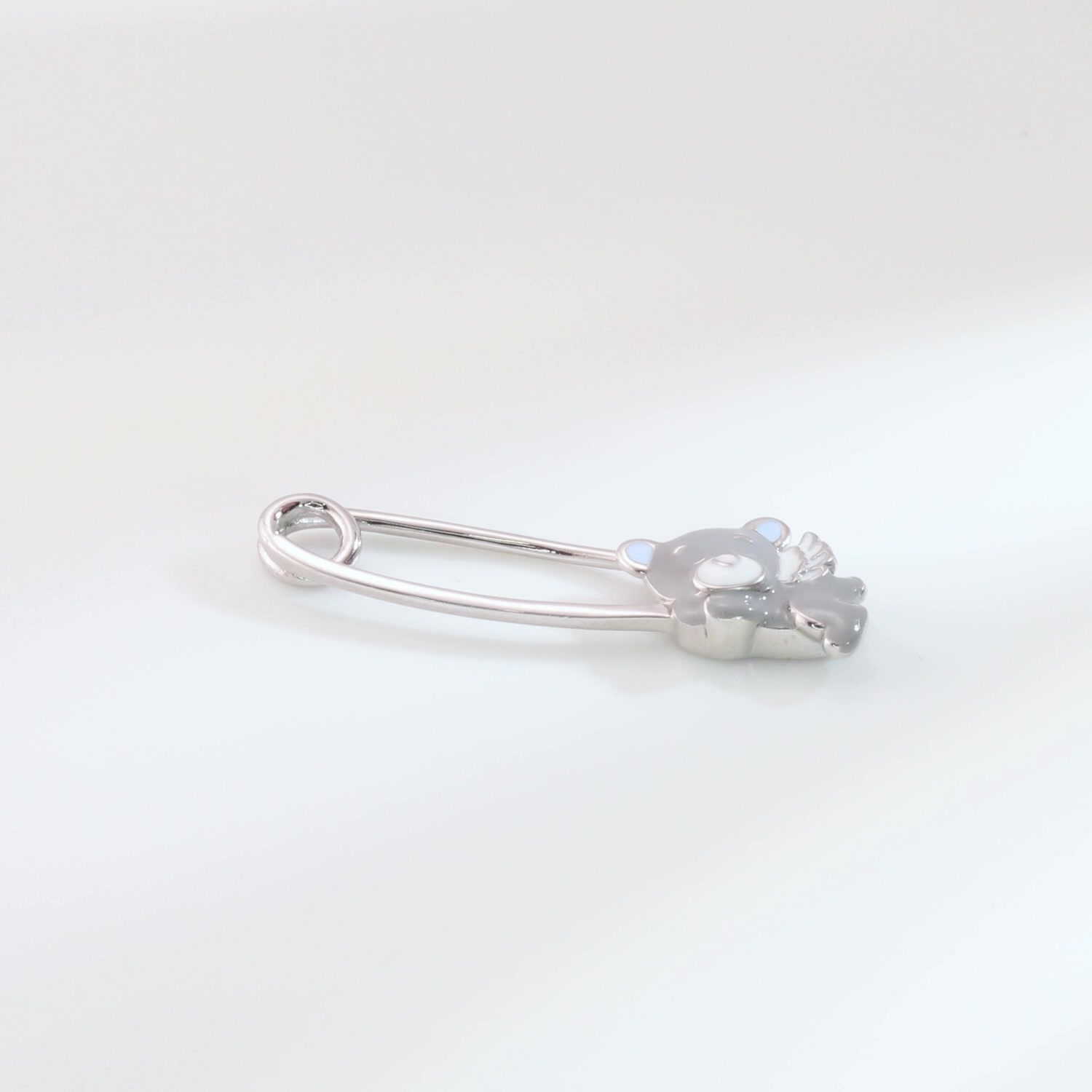 Серебряная брошь с эмалью