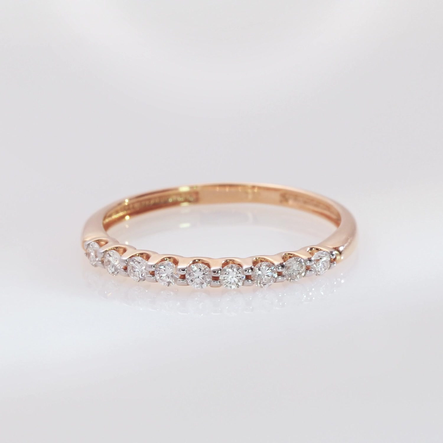 Золотое кольцо с бриллиантами