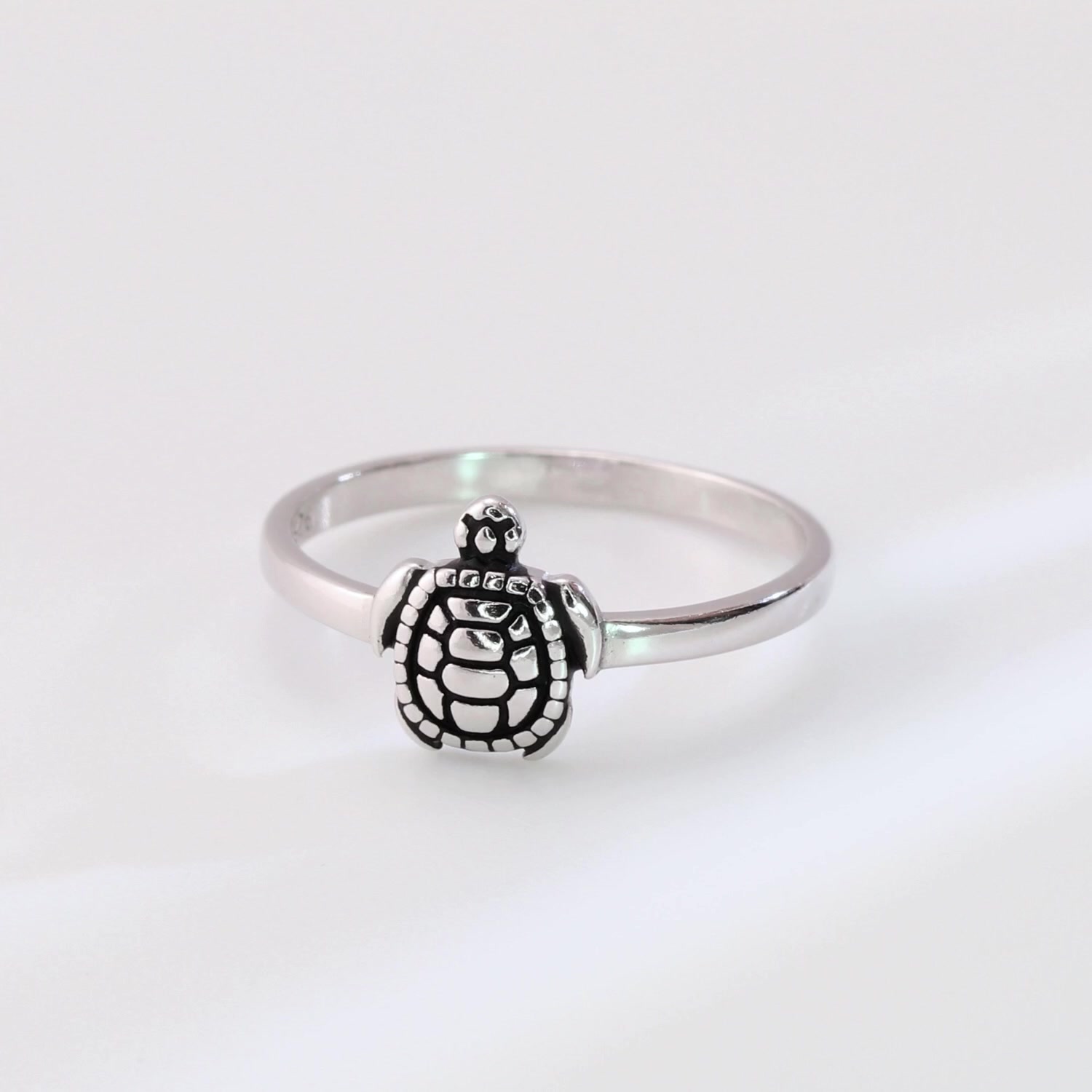 Серебряное кольцо