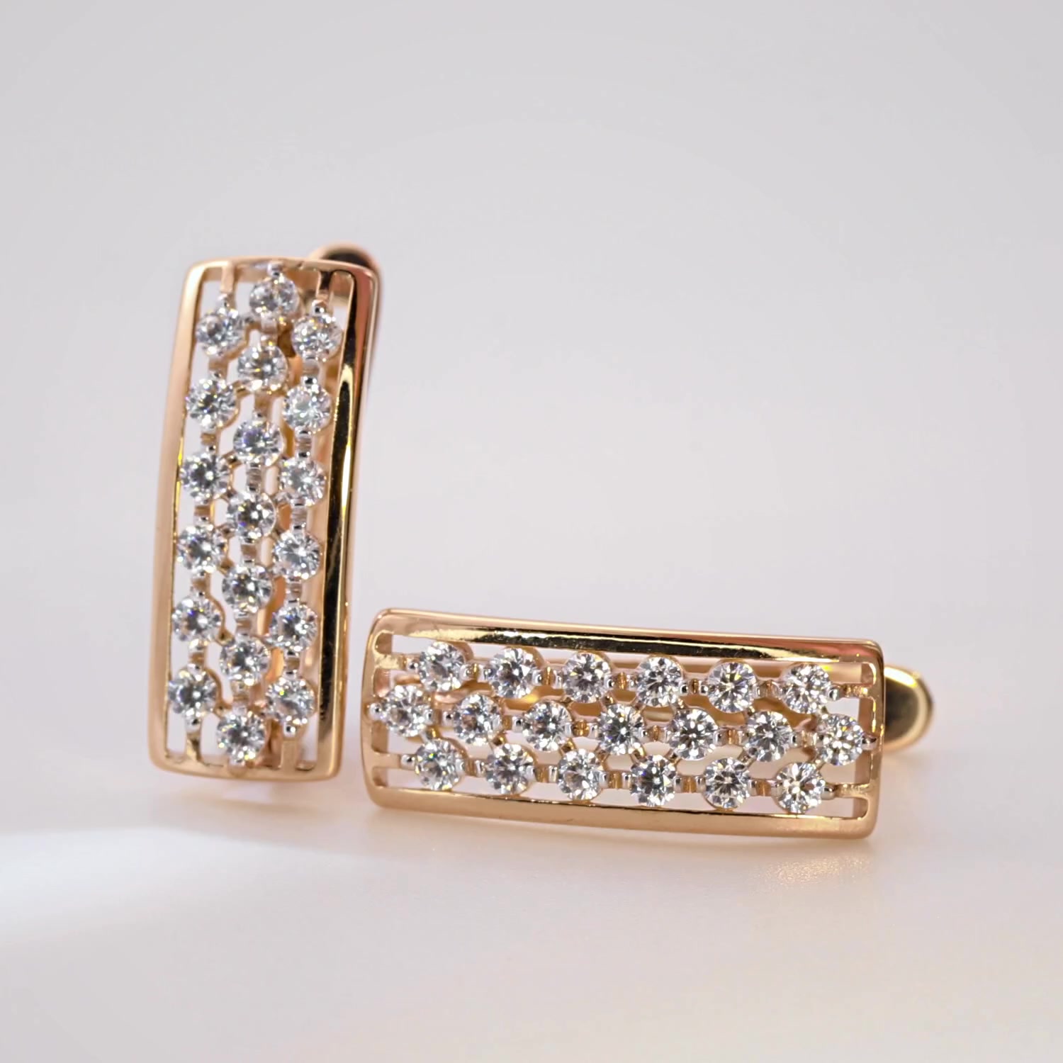 Золотые серьги с фианитами