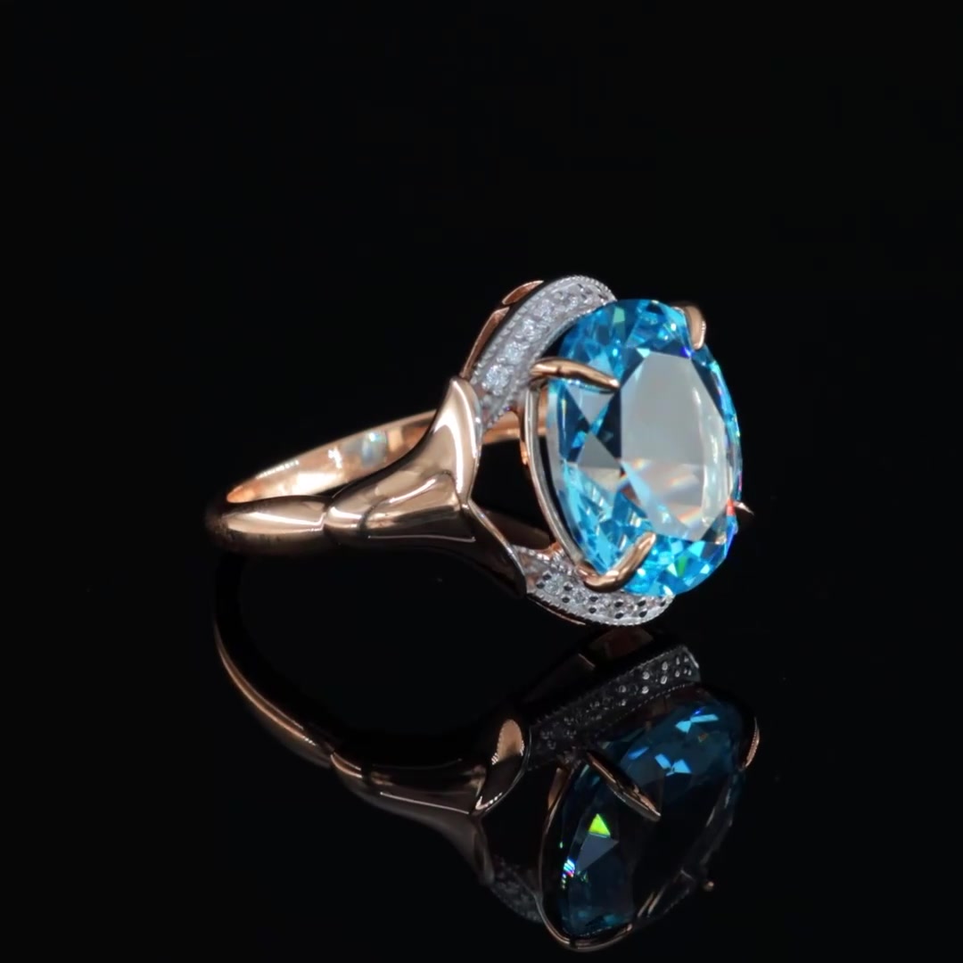 Золотое кольцо с ситаллом и фианитами