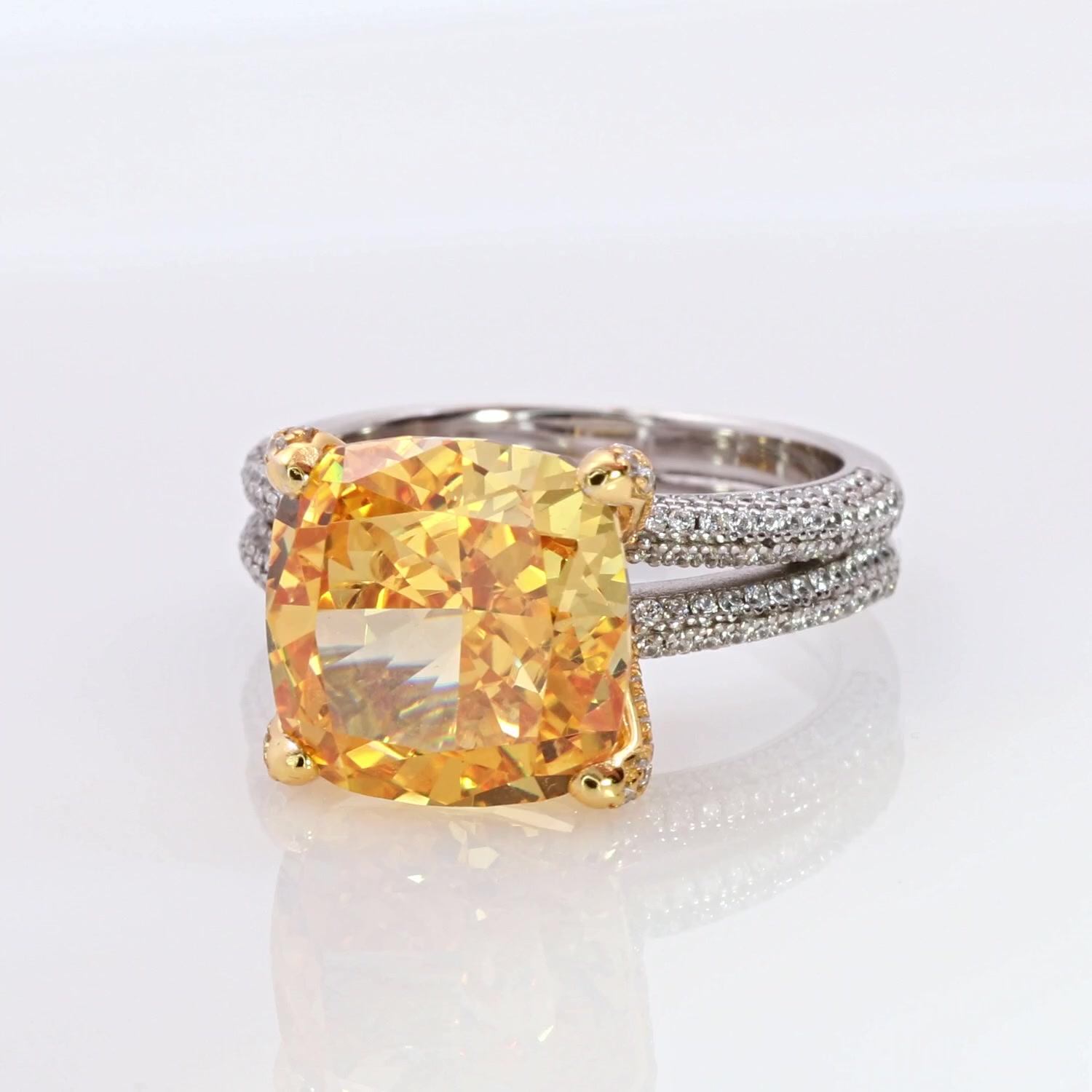 Серебряное кольцо с фианитами