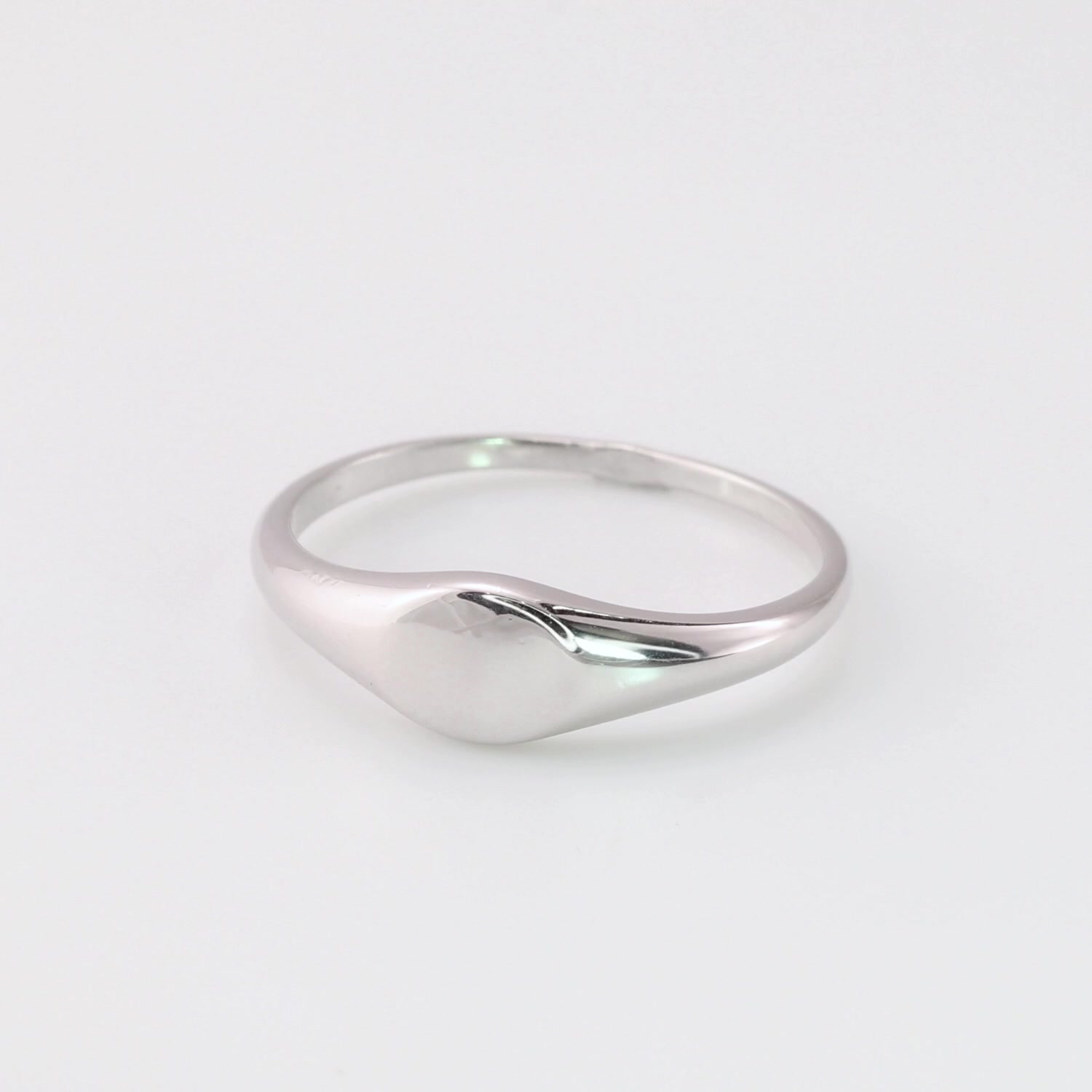 Серебряное кольцо