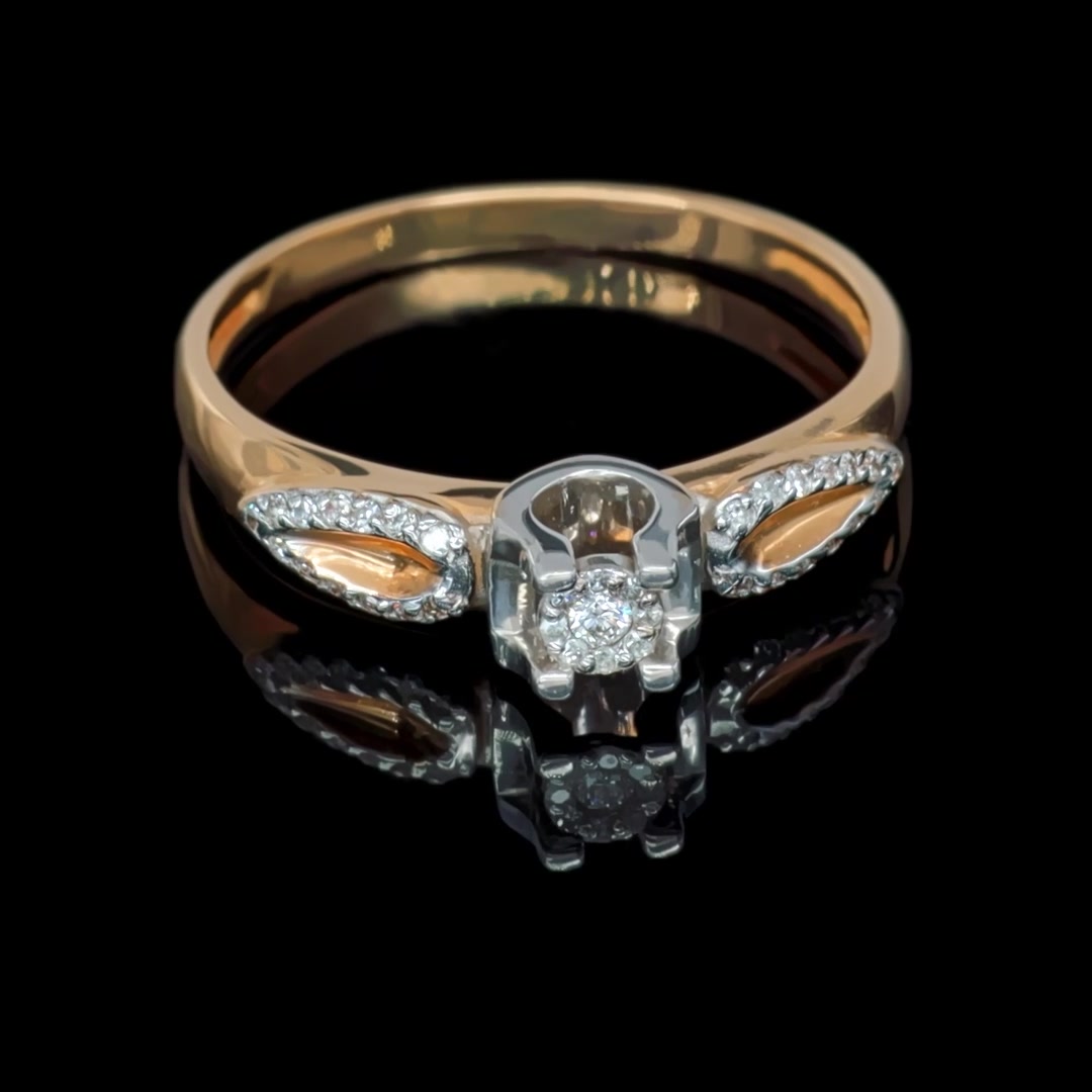 Золотое кольцо с бриллиантами