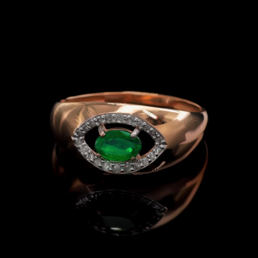 Золотое кольцо с изумрудом и бриллиантами