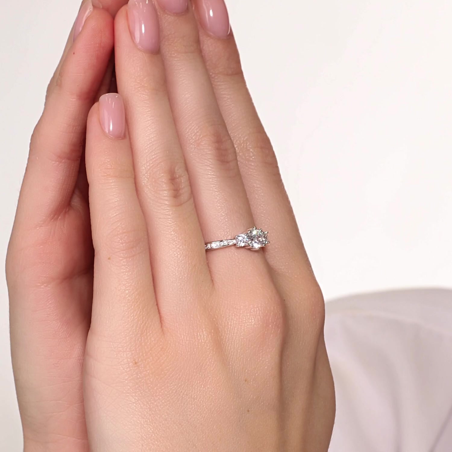 Серебряное кольцо с фианитами