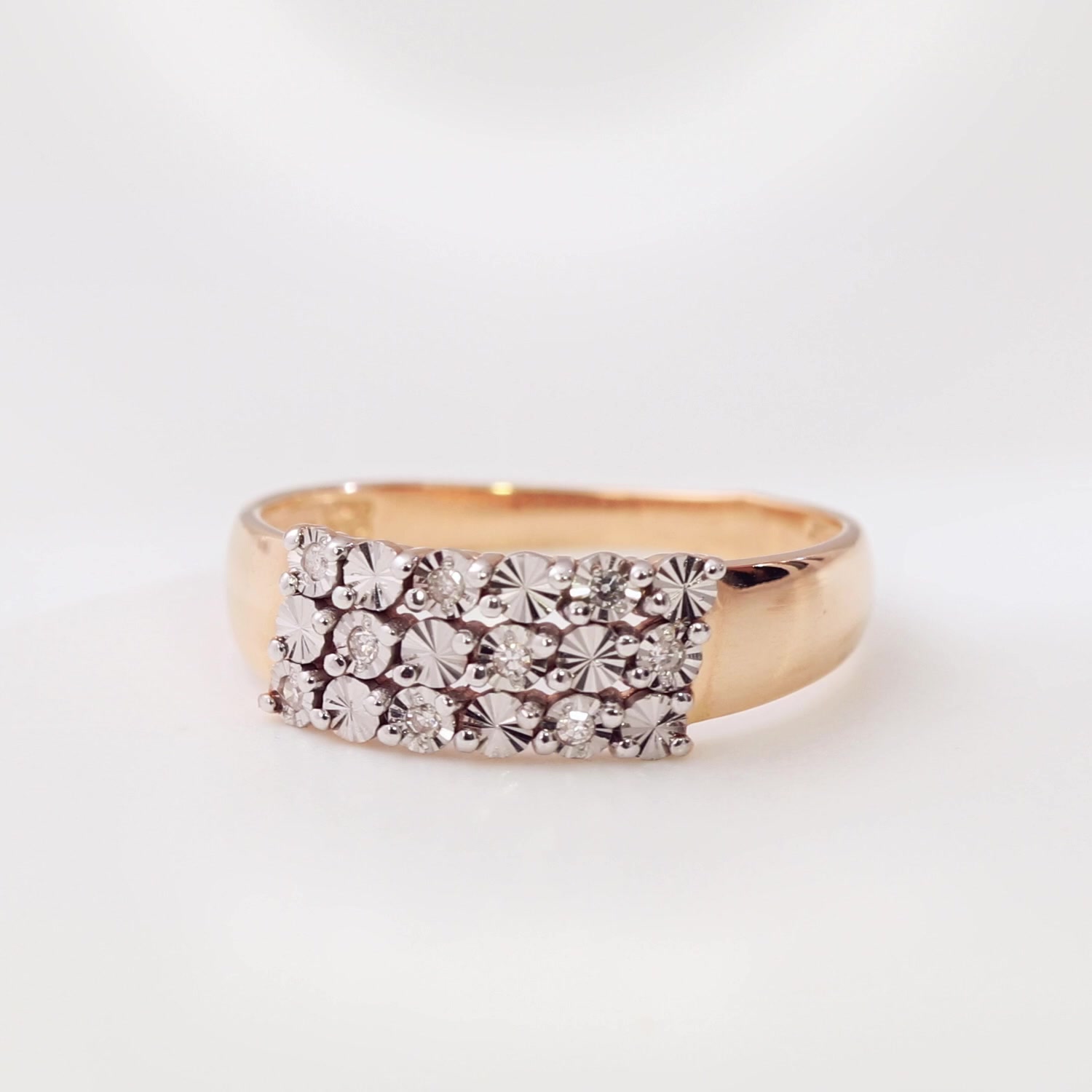 Золотое кольцо с бриллиантами