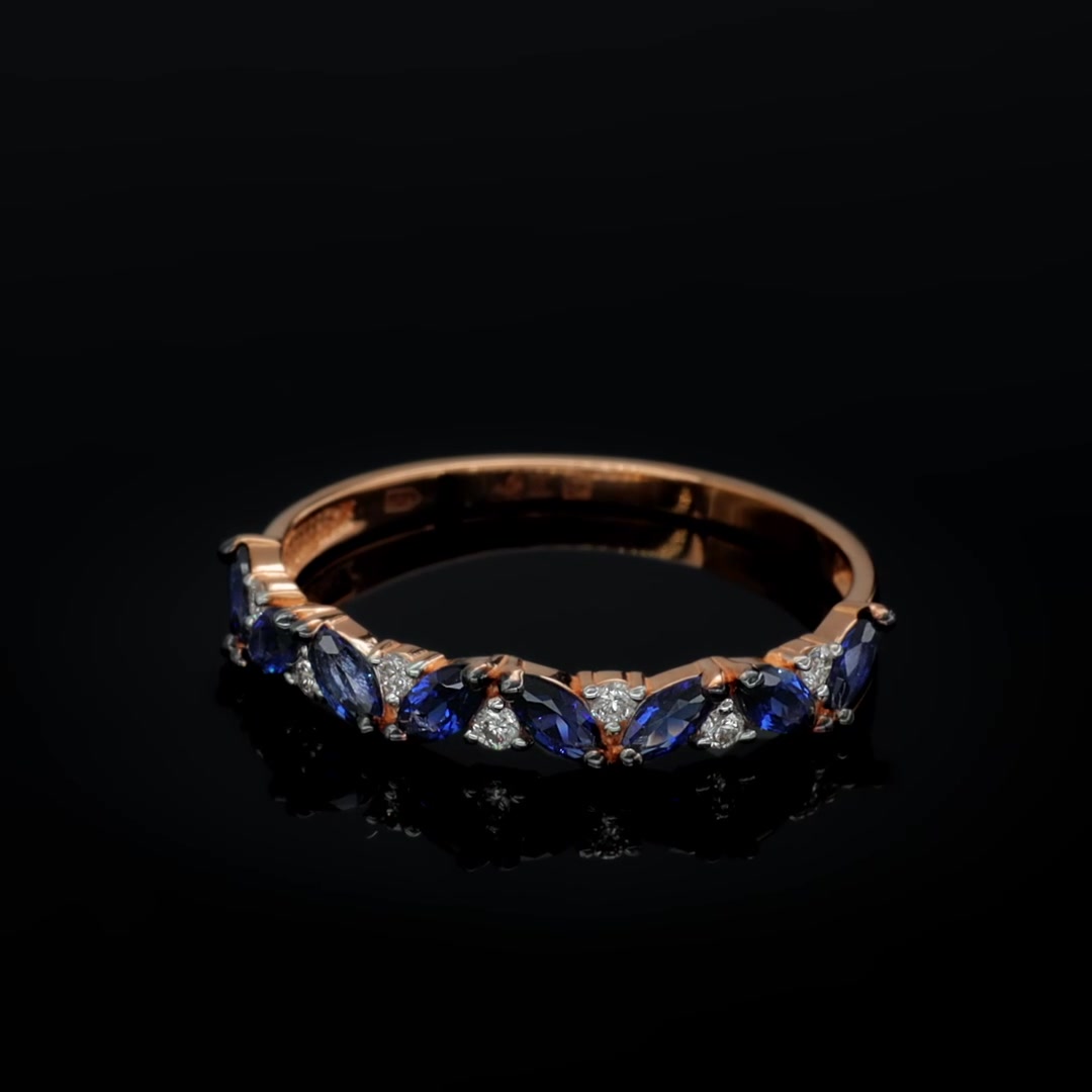 Золотое кольцо с сапфирами выращенными и бриллиантами