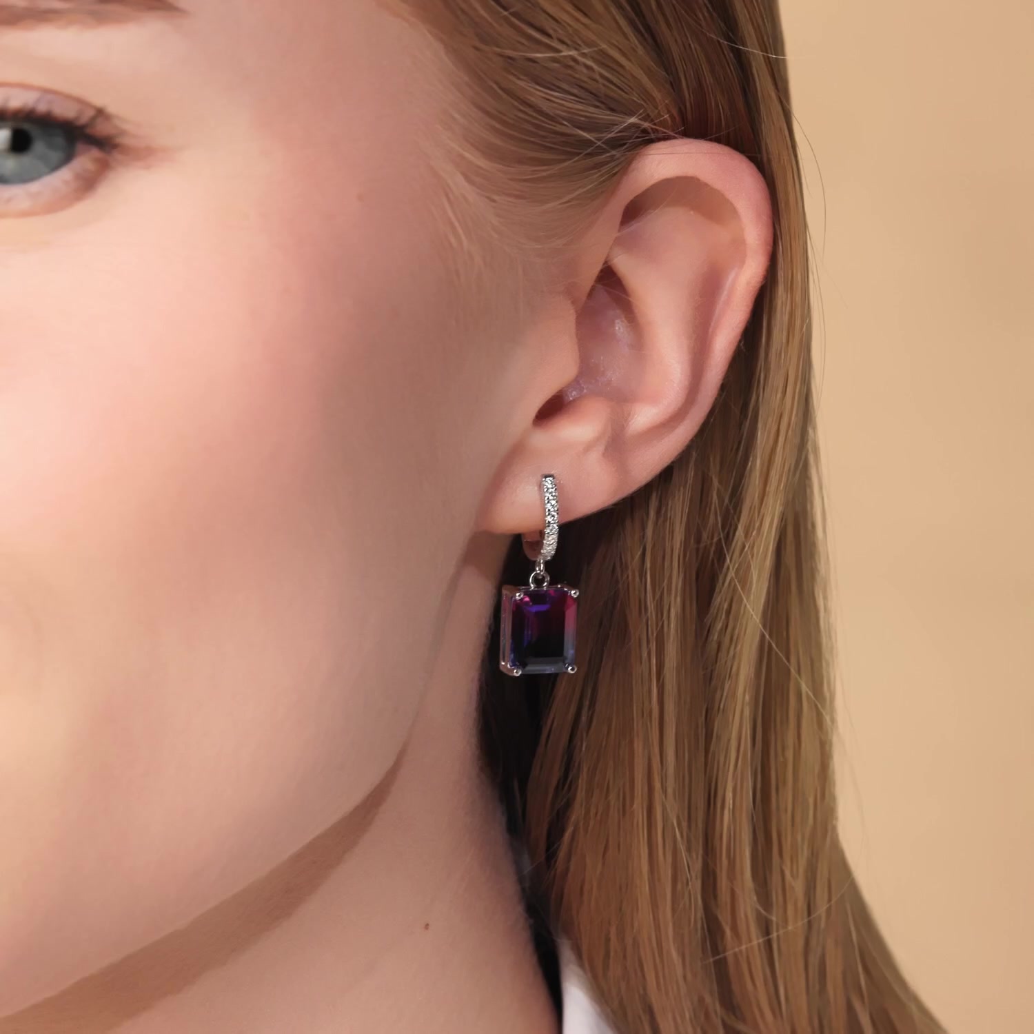 Серебряные серьги с имитацией кварца и фианитами