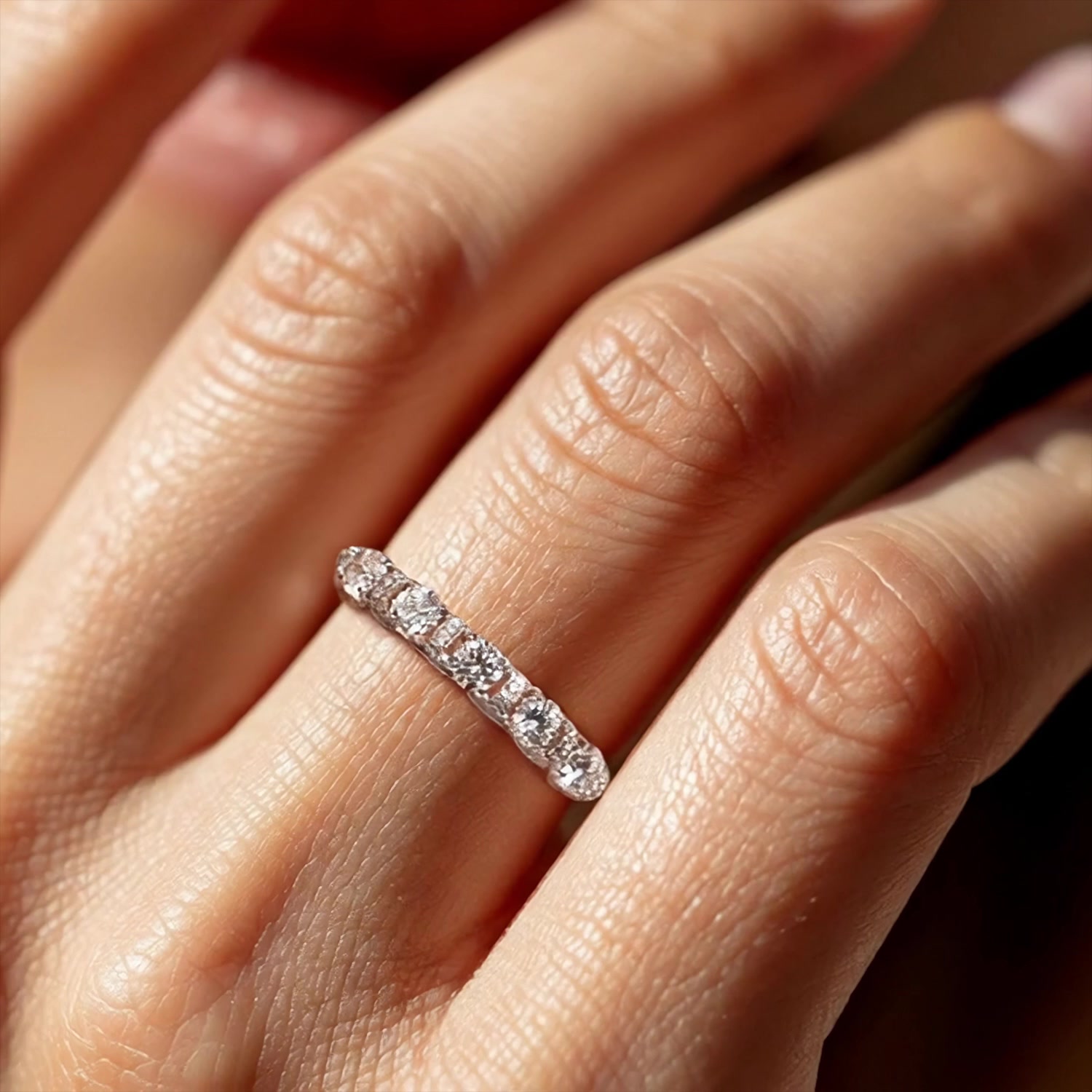 Золотое кольцо с бриллиантами выращенными