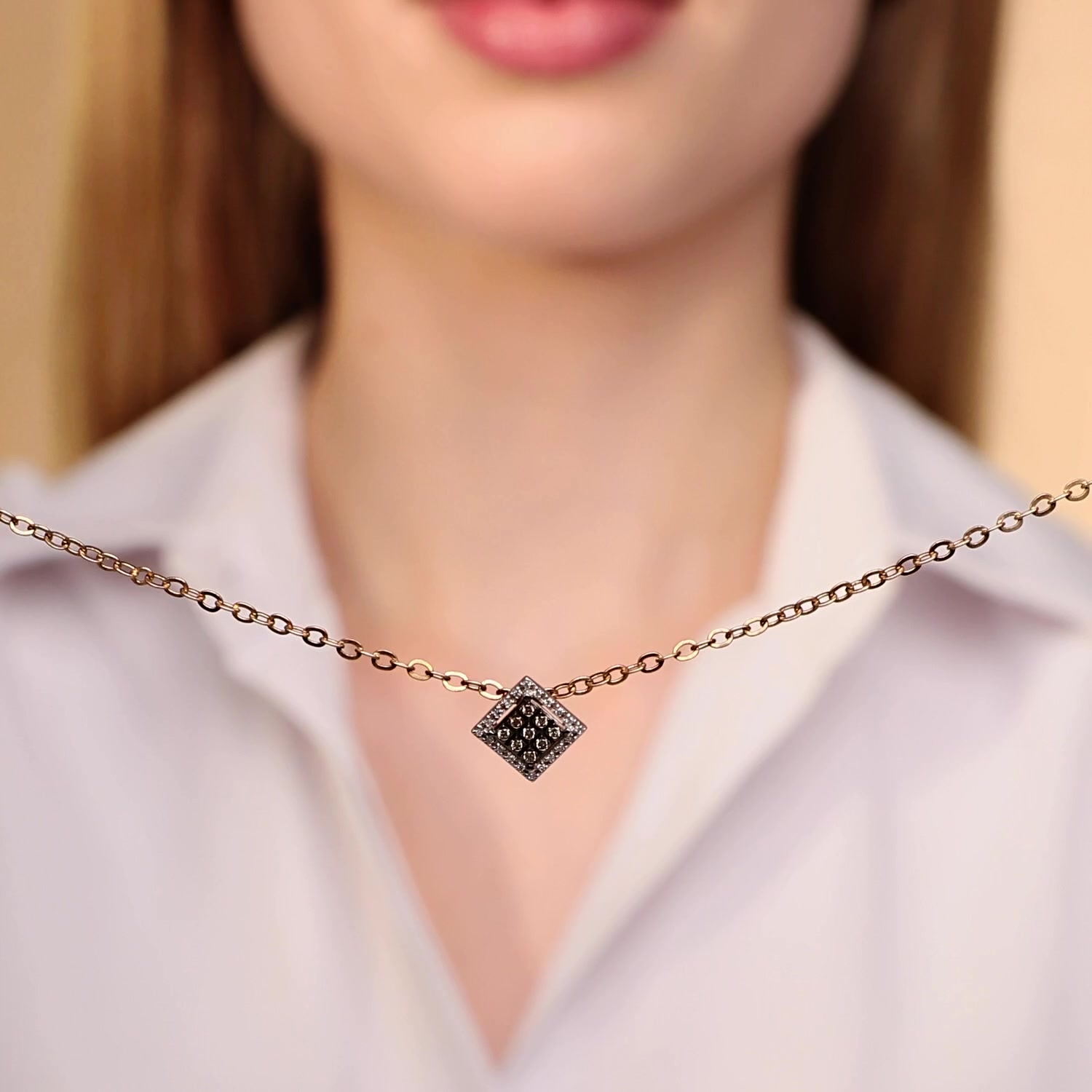 Золотая подвеска с бриллиантами