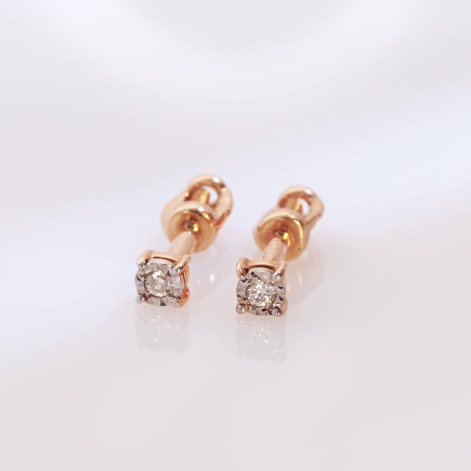 Золотые серьги с бриллиантами