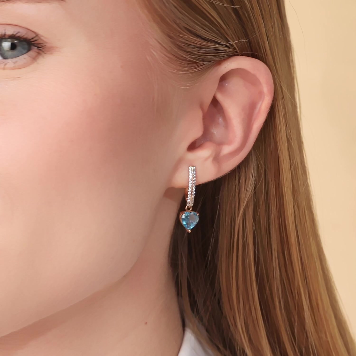 Золотые серьги с топазами Swiss и фианитами
