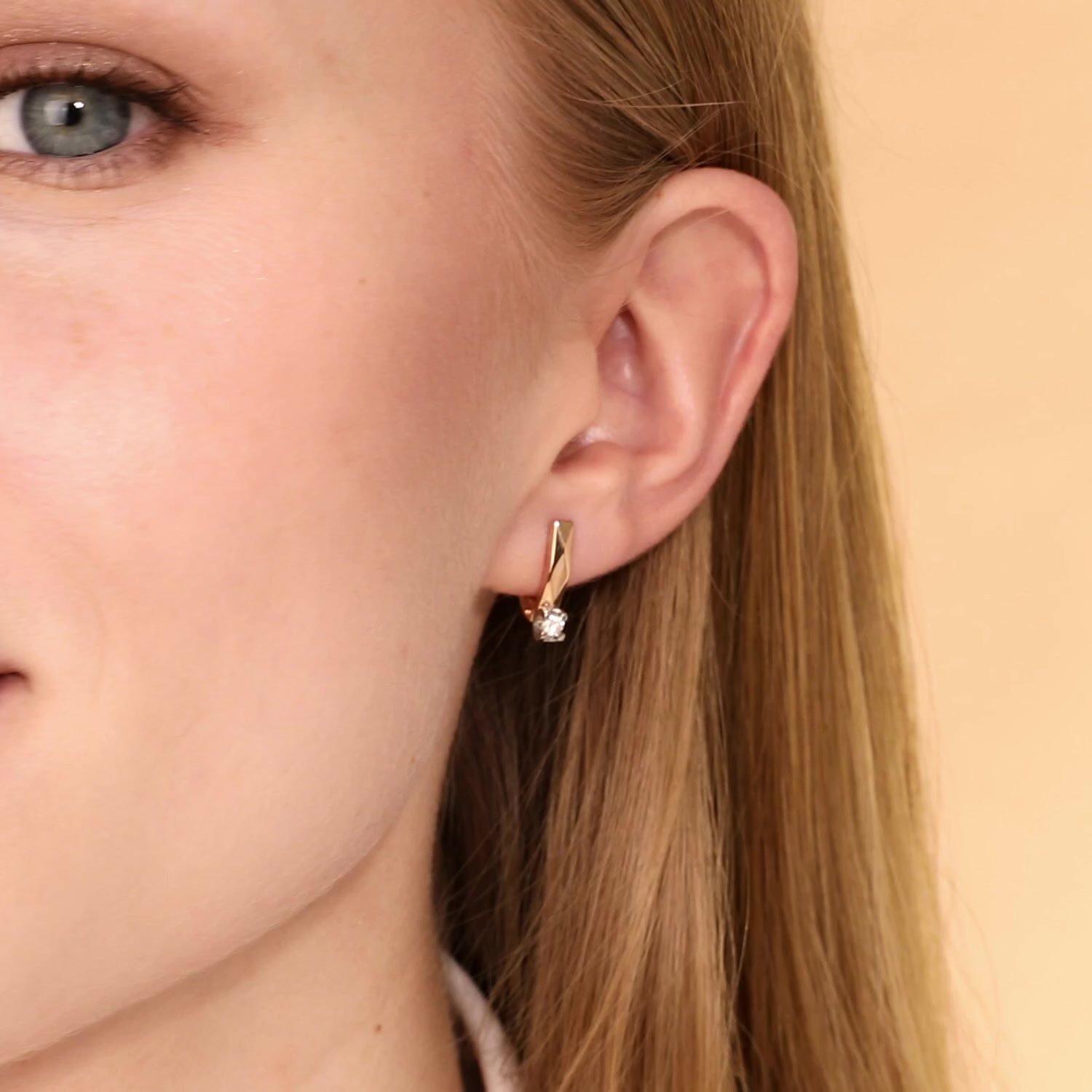 Золотые серьги с бриллиантами