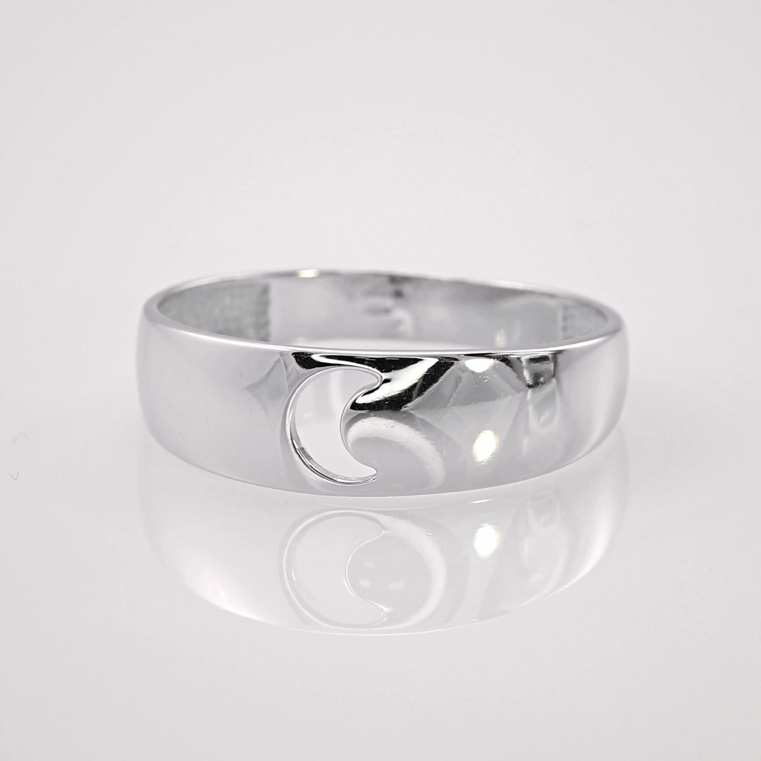 Серебряное кольцо