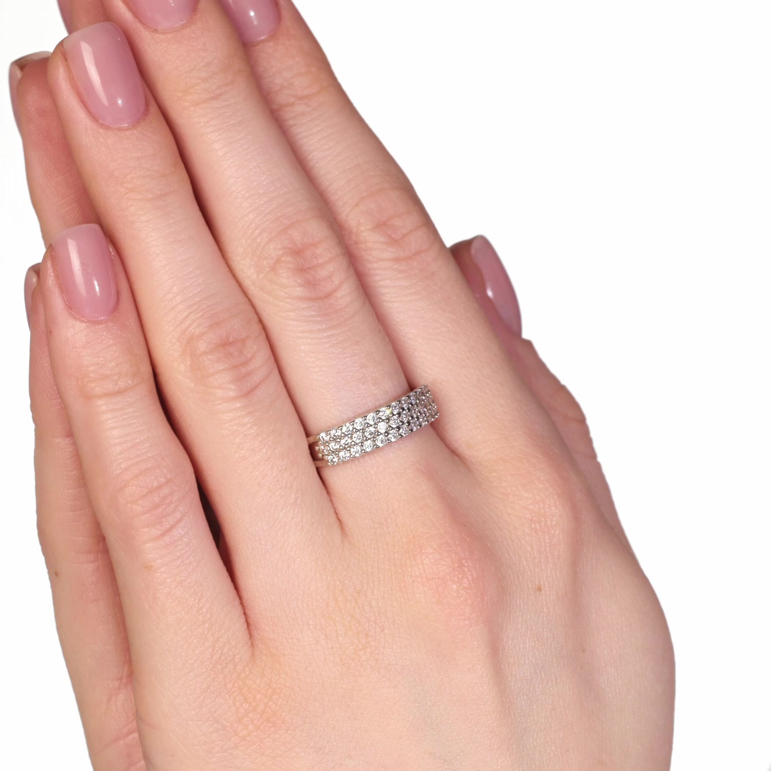 Серебряное кольцо с фианитами