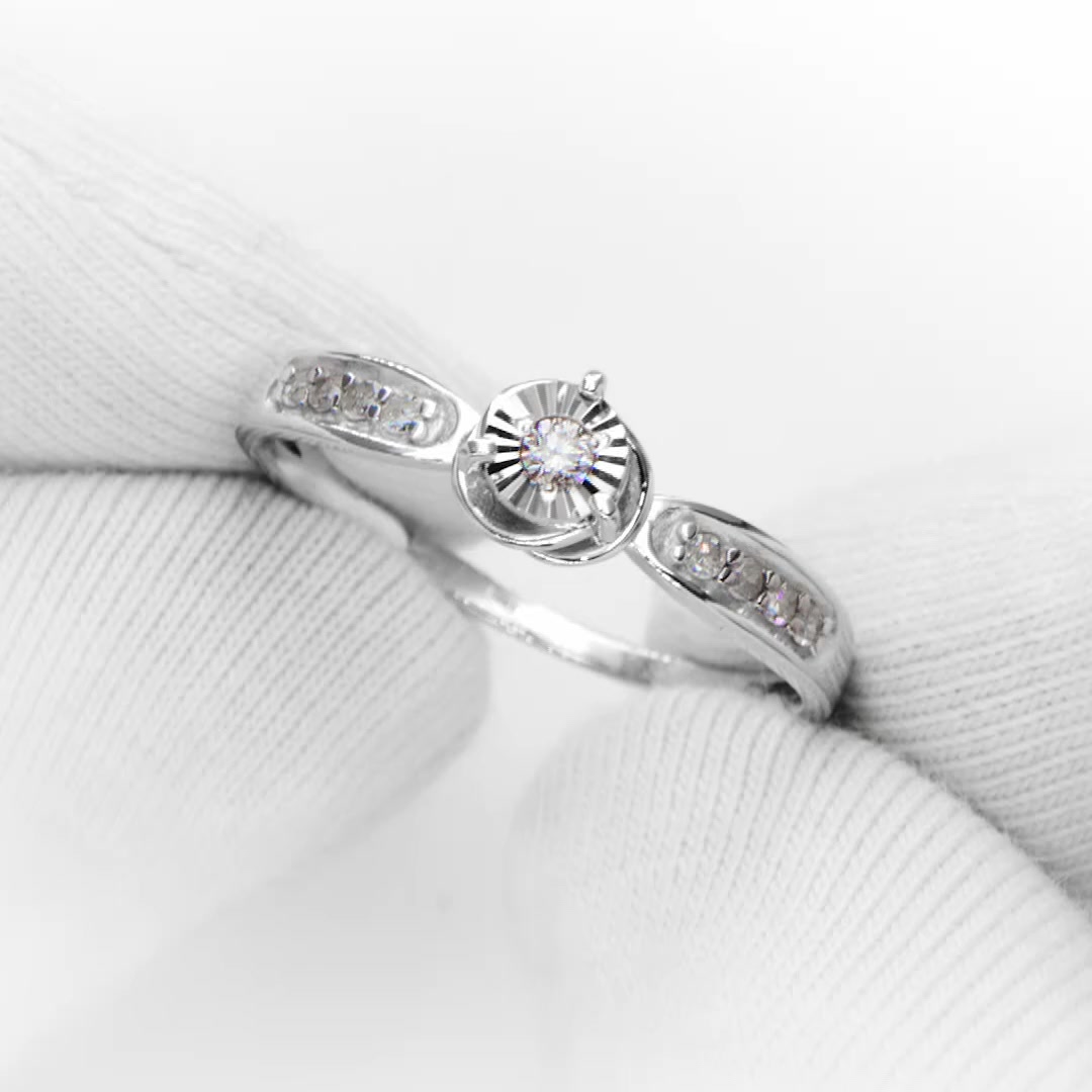 Золотое кольцо с бриллиантами