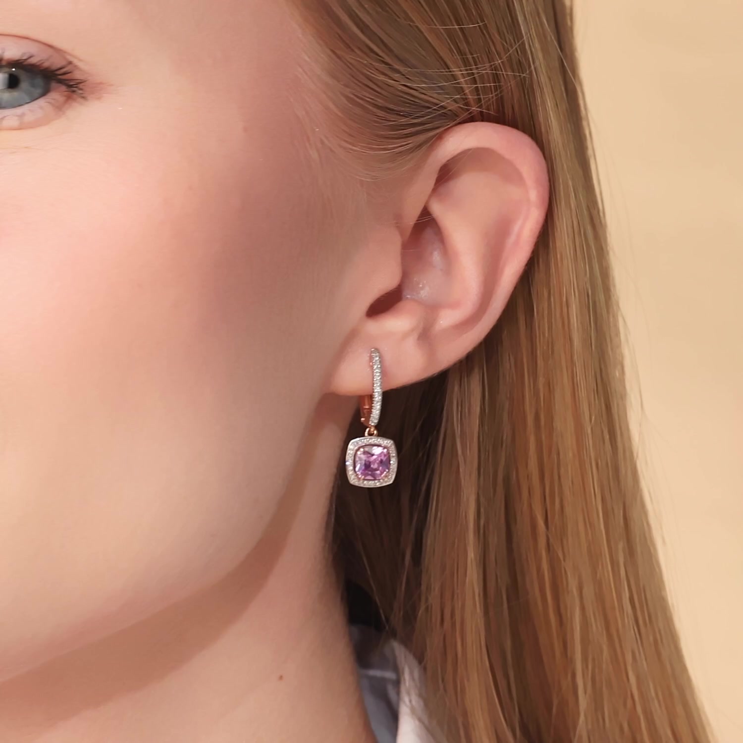 Золотые серьги с сапфирами выращенными и бриллиантами