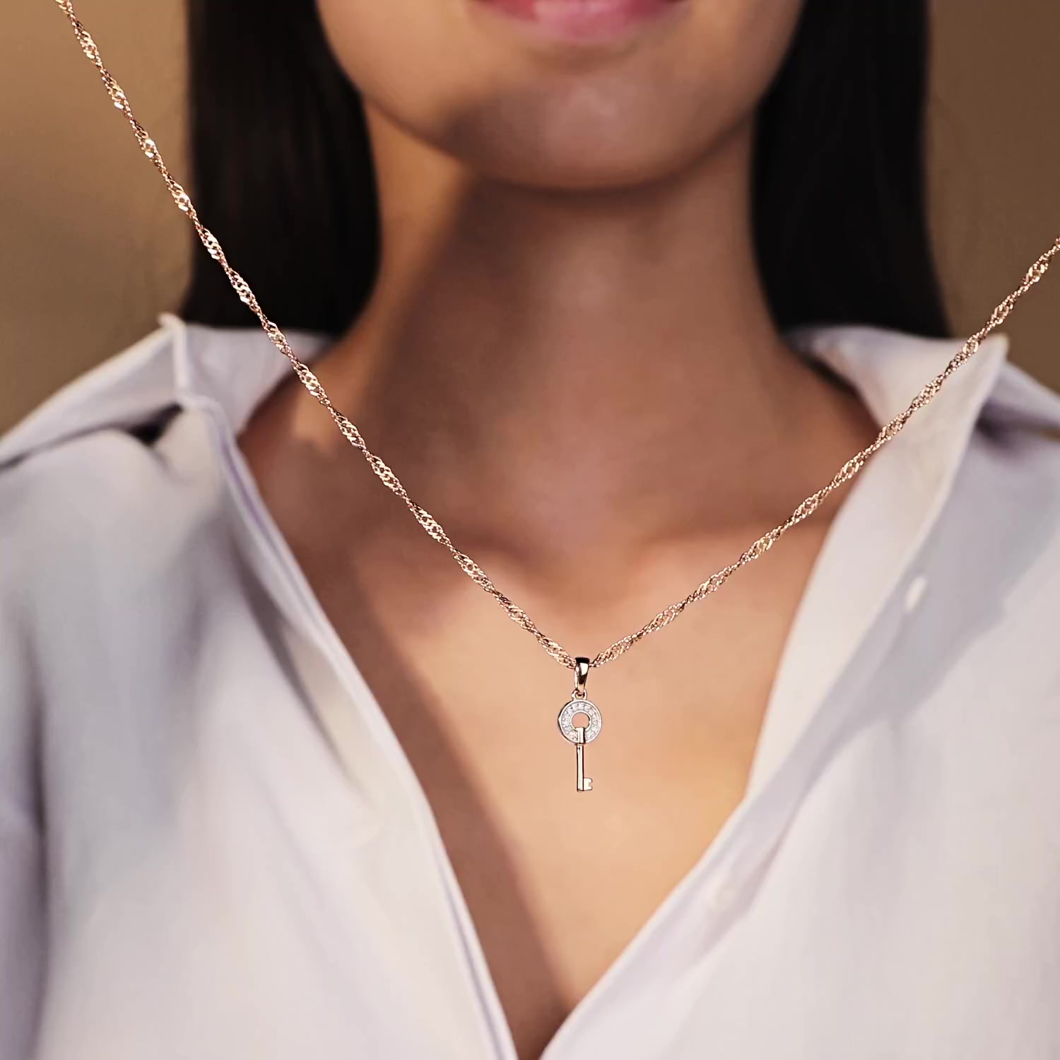 Золотая подвеска с бриллиантами