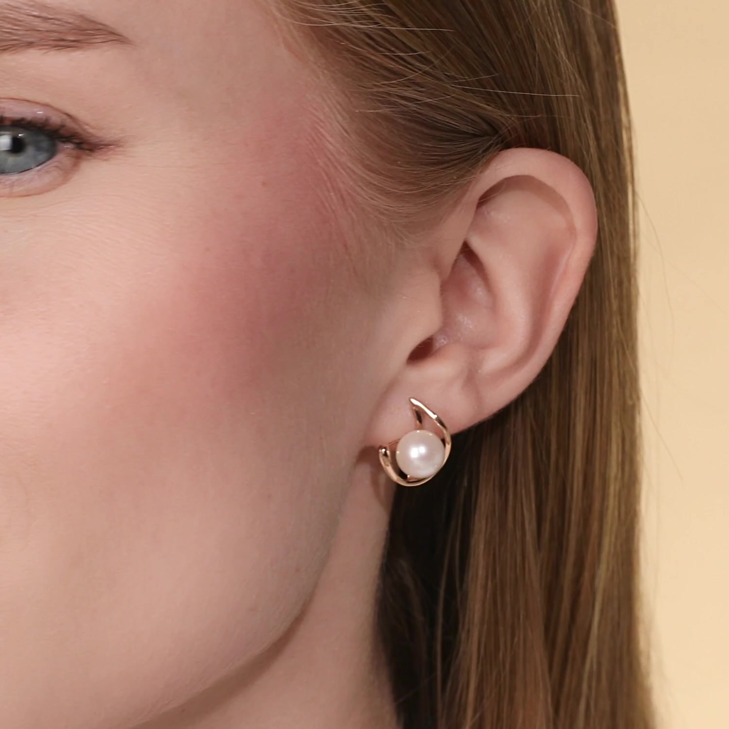 Золотые серьги с жемчугом