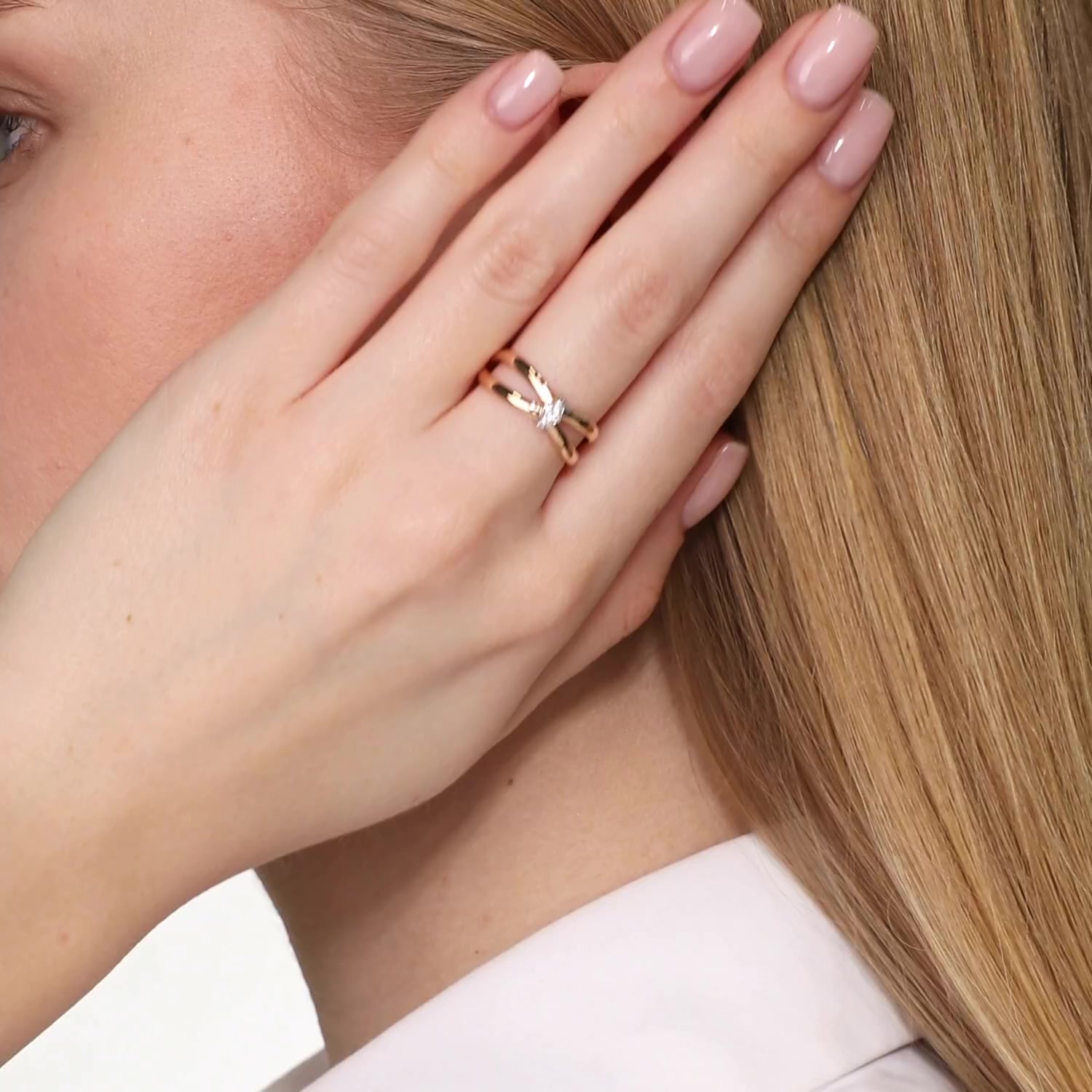 Золотое кольцо с фианитами