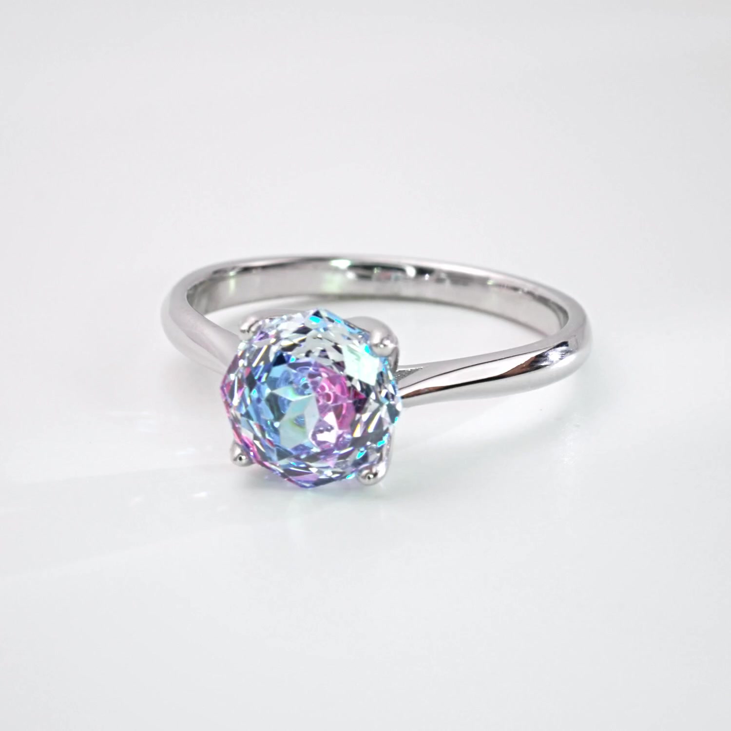 Серебряное кольцо с фианитом