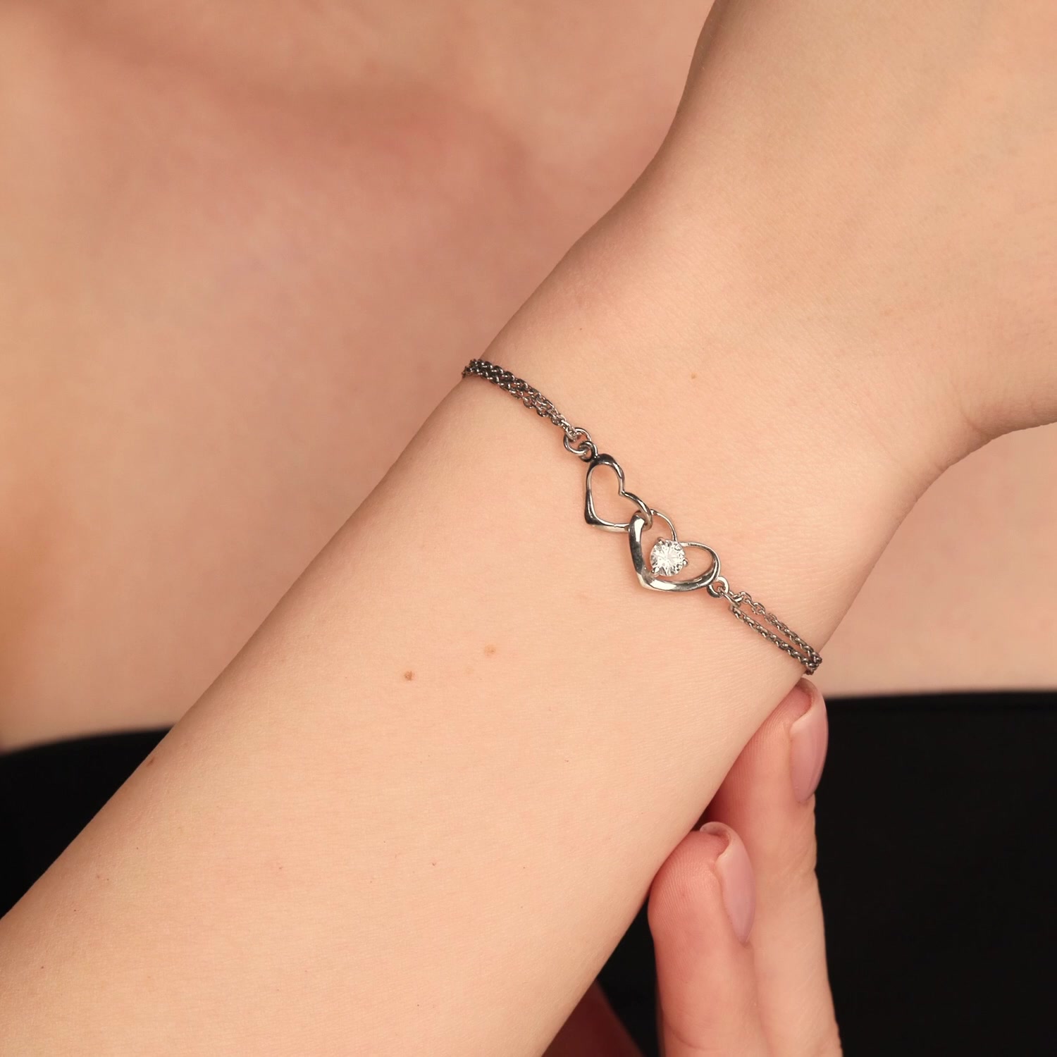 Серебряный браслет с фианитом