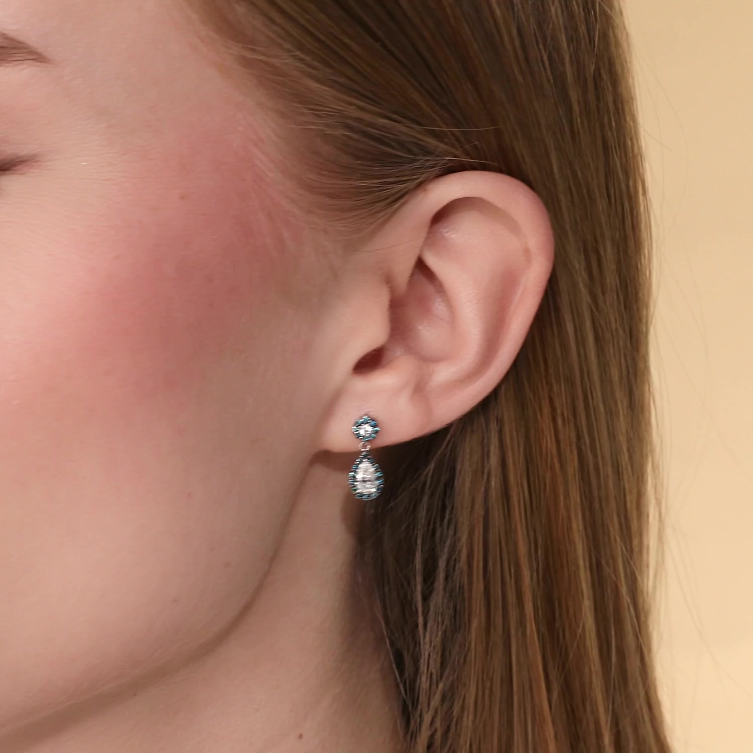 Золотые серьги с бриллиантами