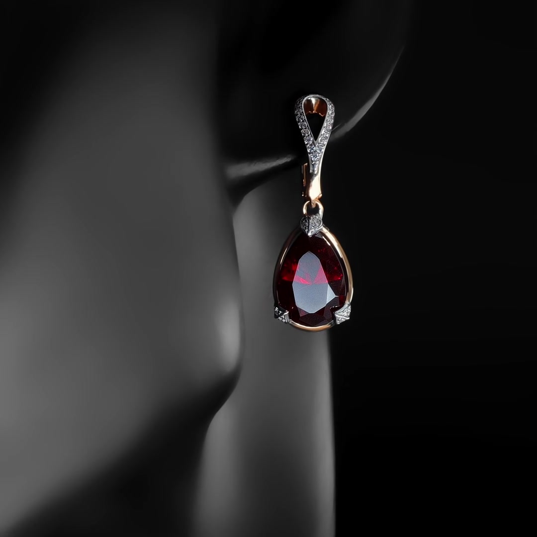 Золотые серьги с ситаллами и фианитами