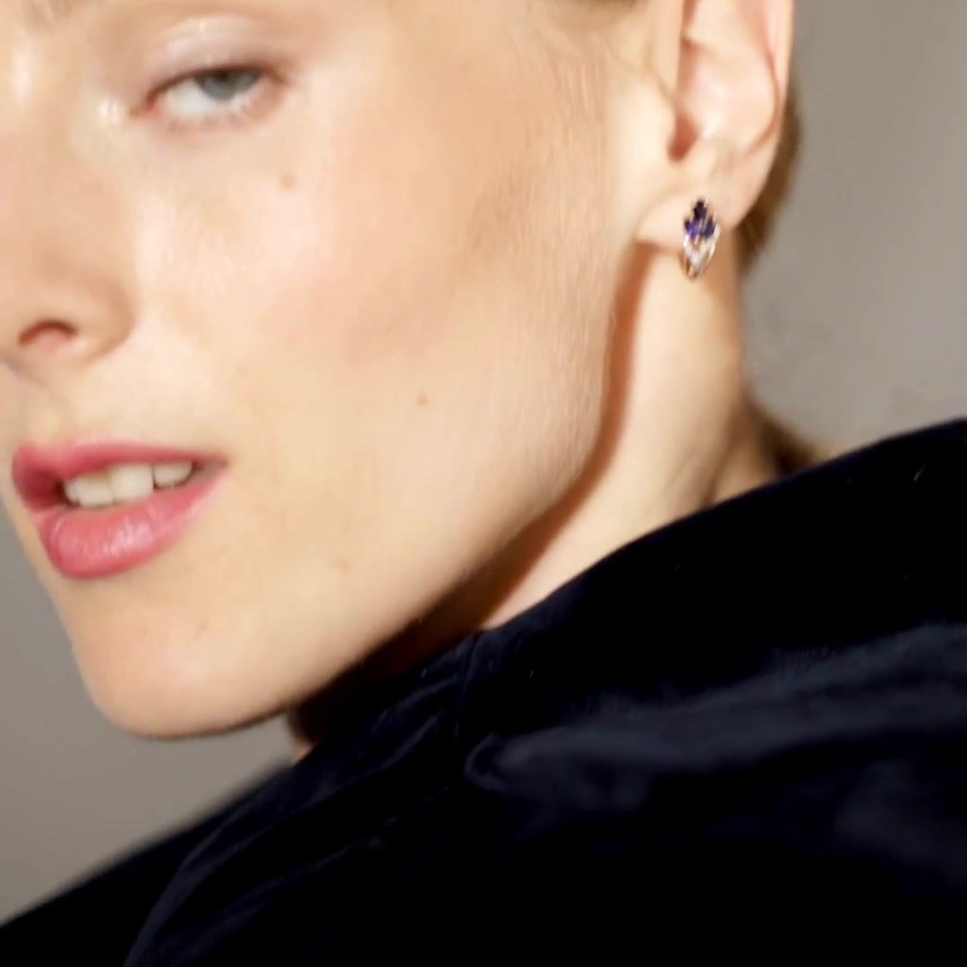 Золотые серьги с сапфирами выращенными и бриллиантами