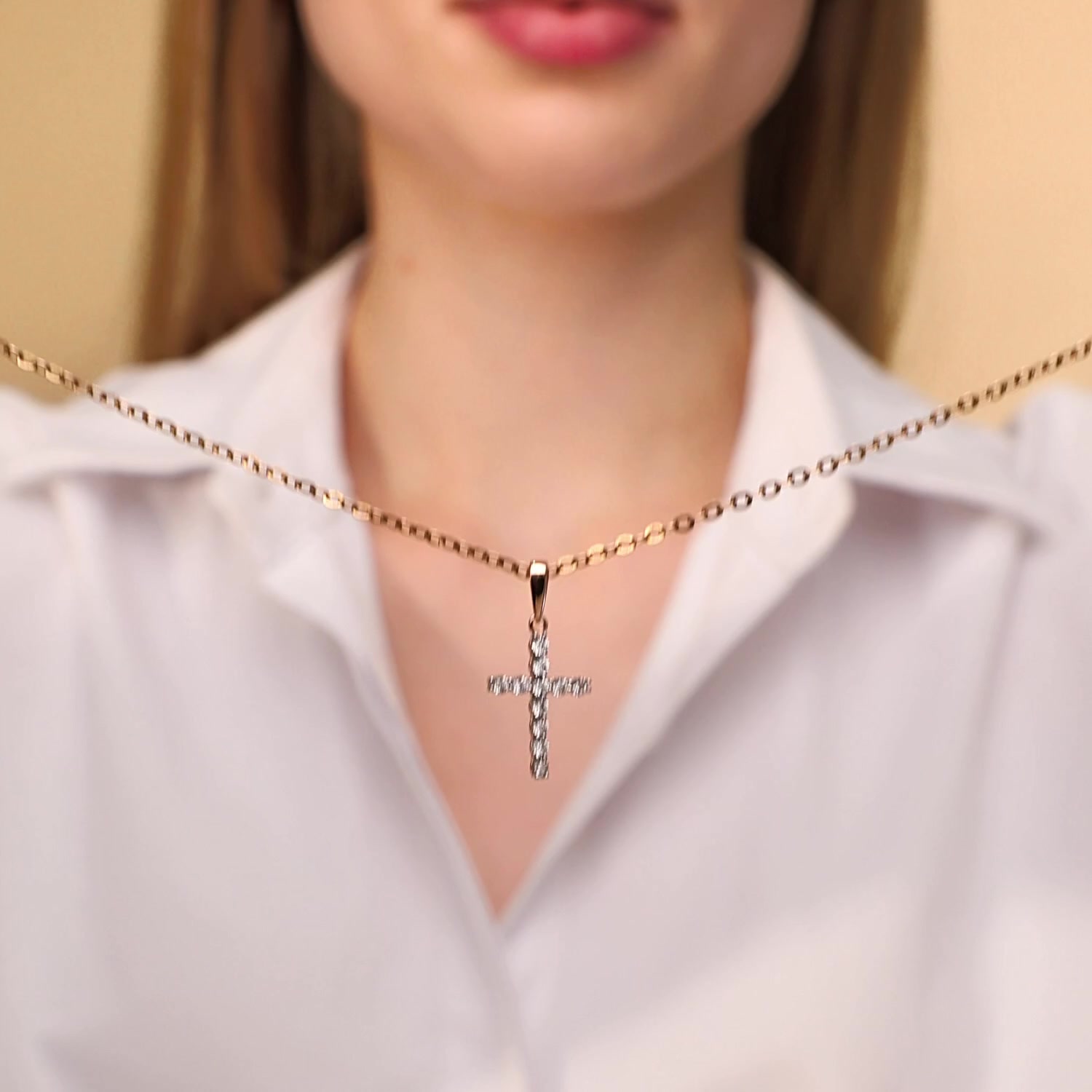 Золотая подвеска с бриллиантами