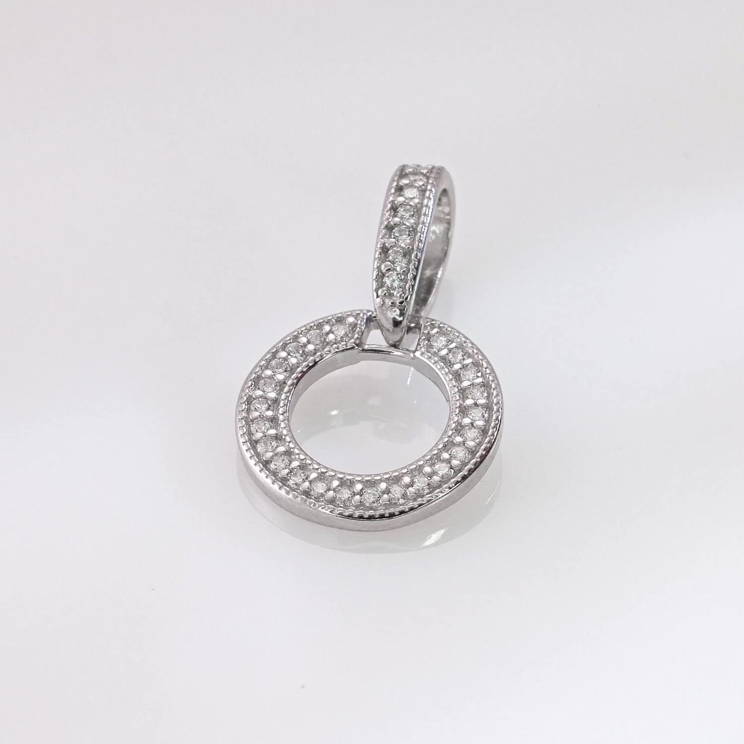 Серебряная подвеска с фианитами