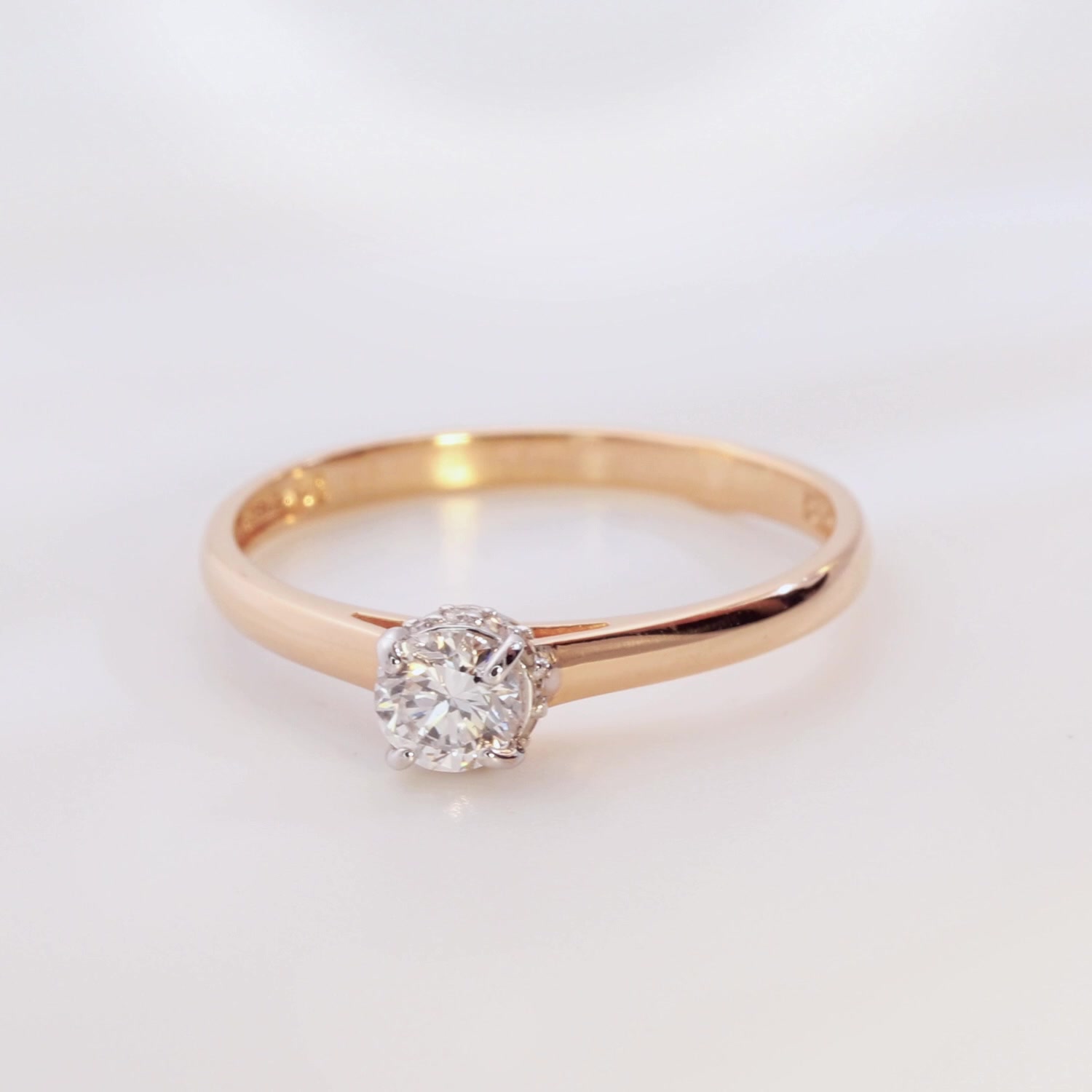 Золотое кольцо с бриллиантами