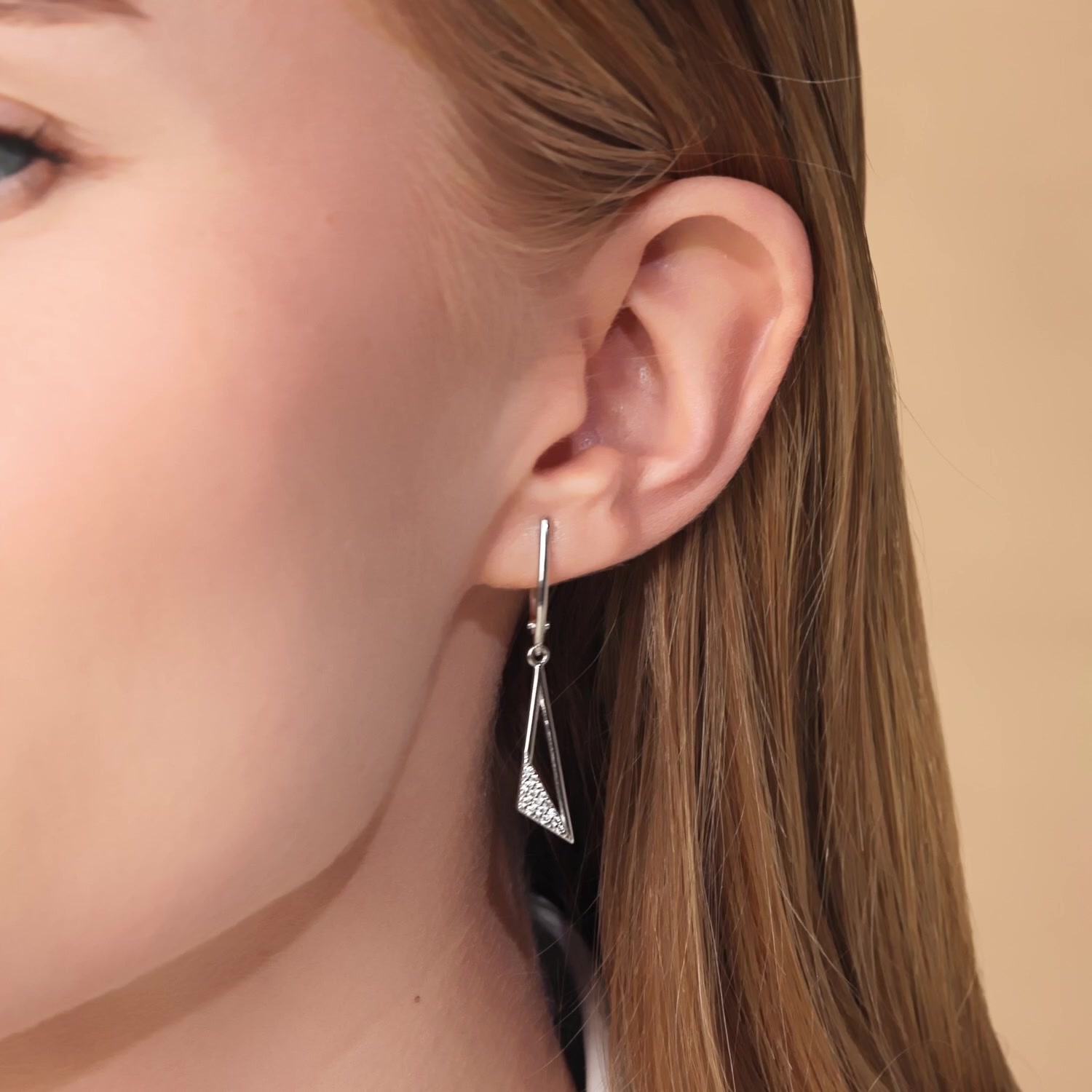 Серебряные серьги с фианитами