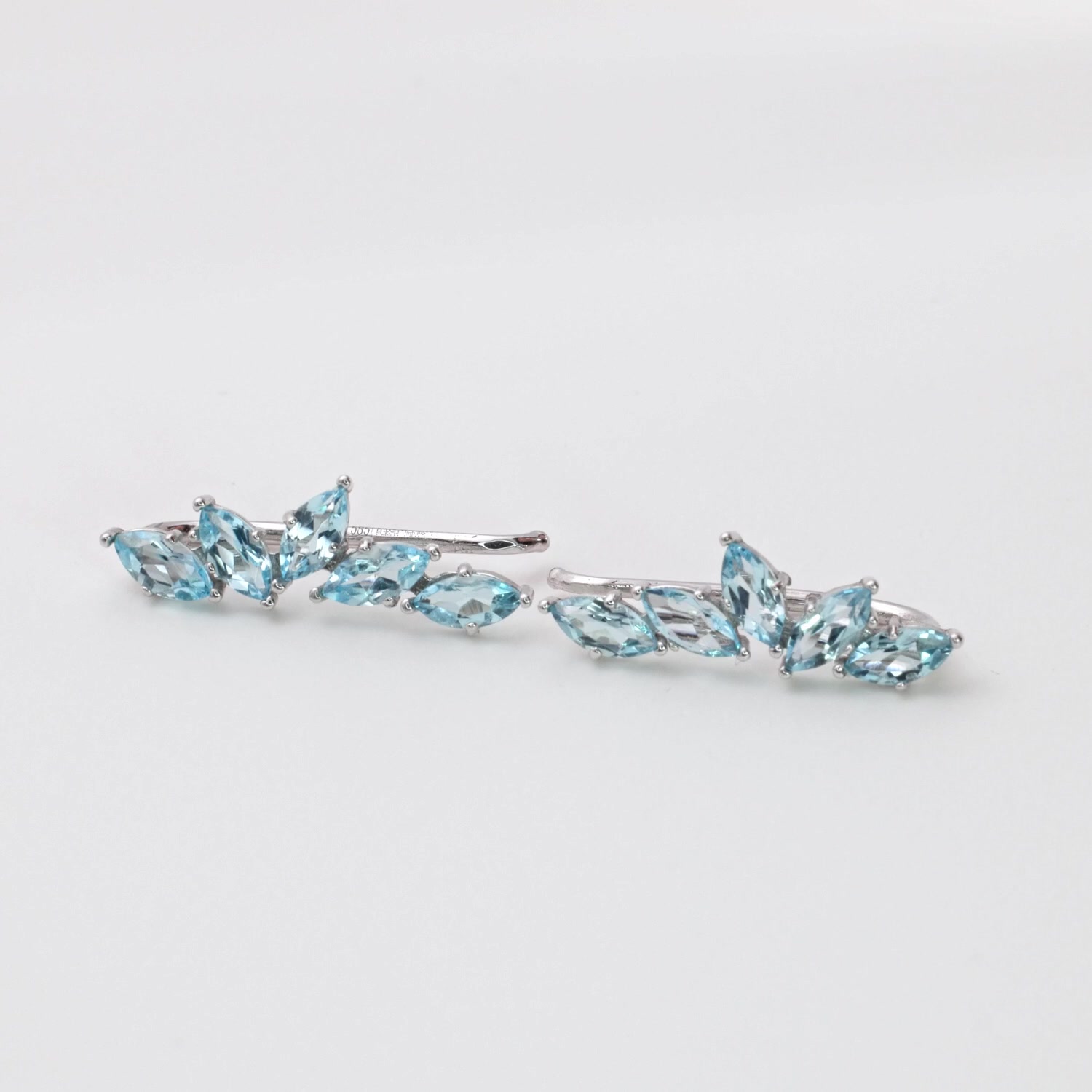 Золотые серьги с топазами Swiss